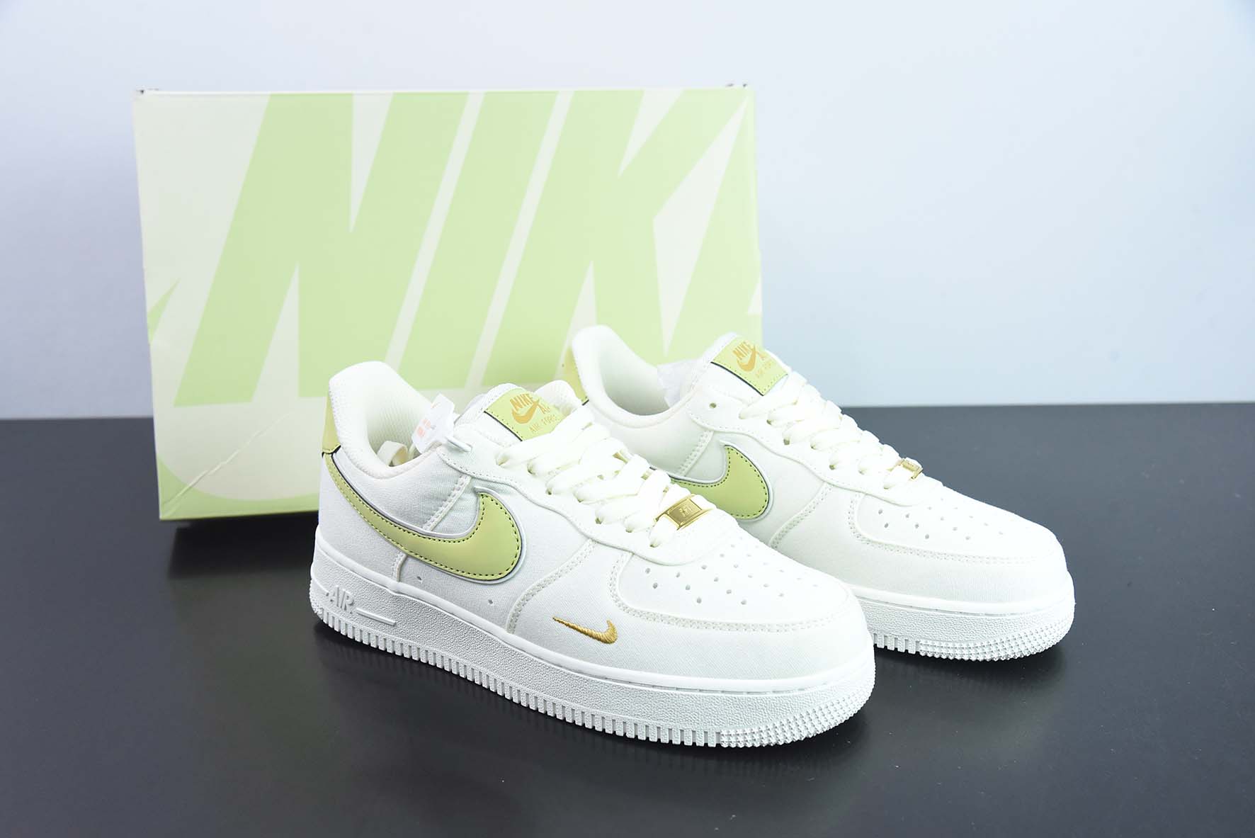 Nike Air Force 1 Low 青苹果帆布 空军一号低帮运动鞋 货号：MN5696-109