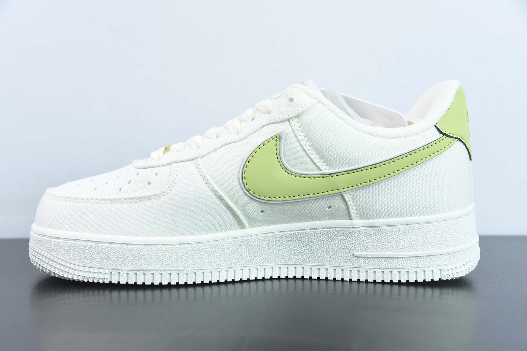 Nike Air Force 1 Low 青苹果帆布 空军一号低帮运动鞋 货号：MN5696-109