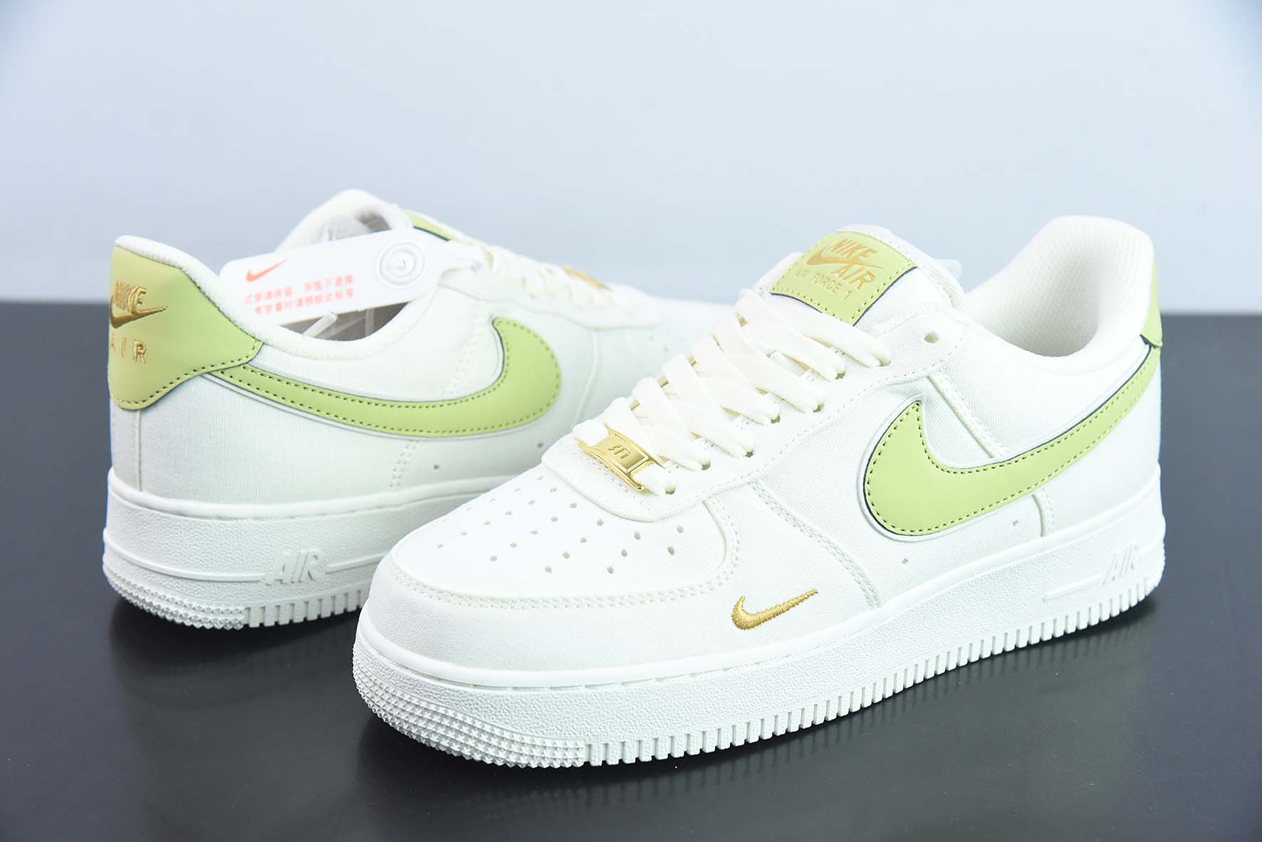 Nike Air Force 1 Low 青苹果帆布 空军一号低帮运动鞋 货号：MN5696-109