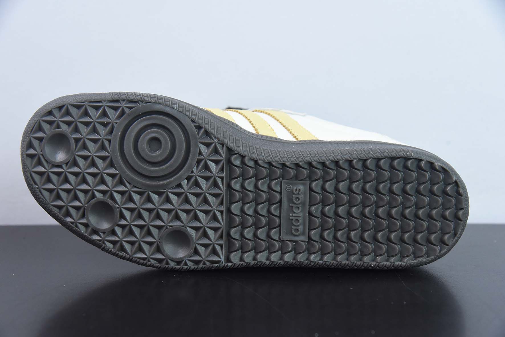 Adidas三叶草 SAMBA  低帮德训板鞋/灰棕 大鞋舌