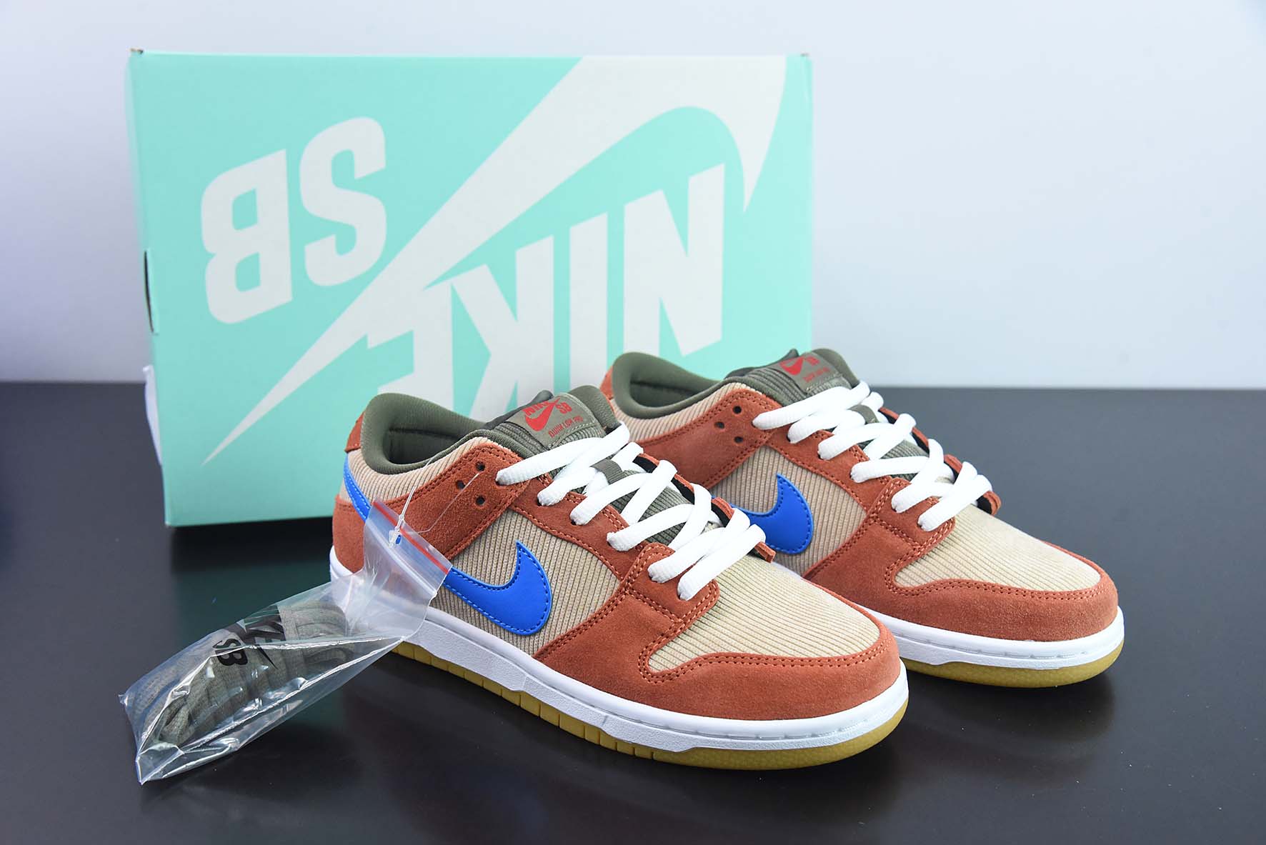 Nk SB Dunk Low Pro Color 灯芯绒 低帮休闲运动滑板鞋 货号:BQ6817-201