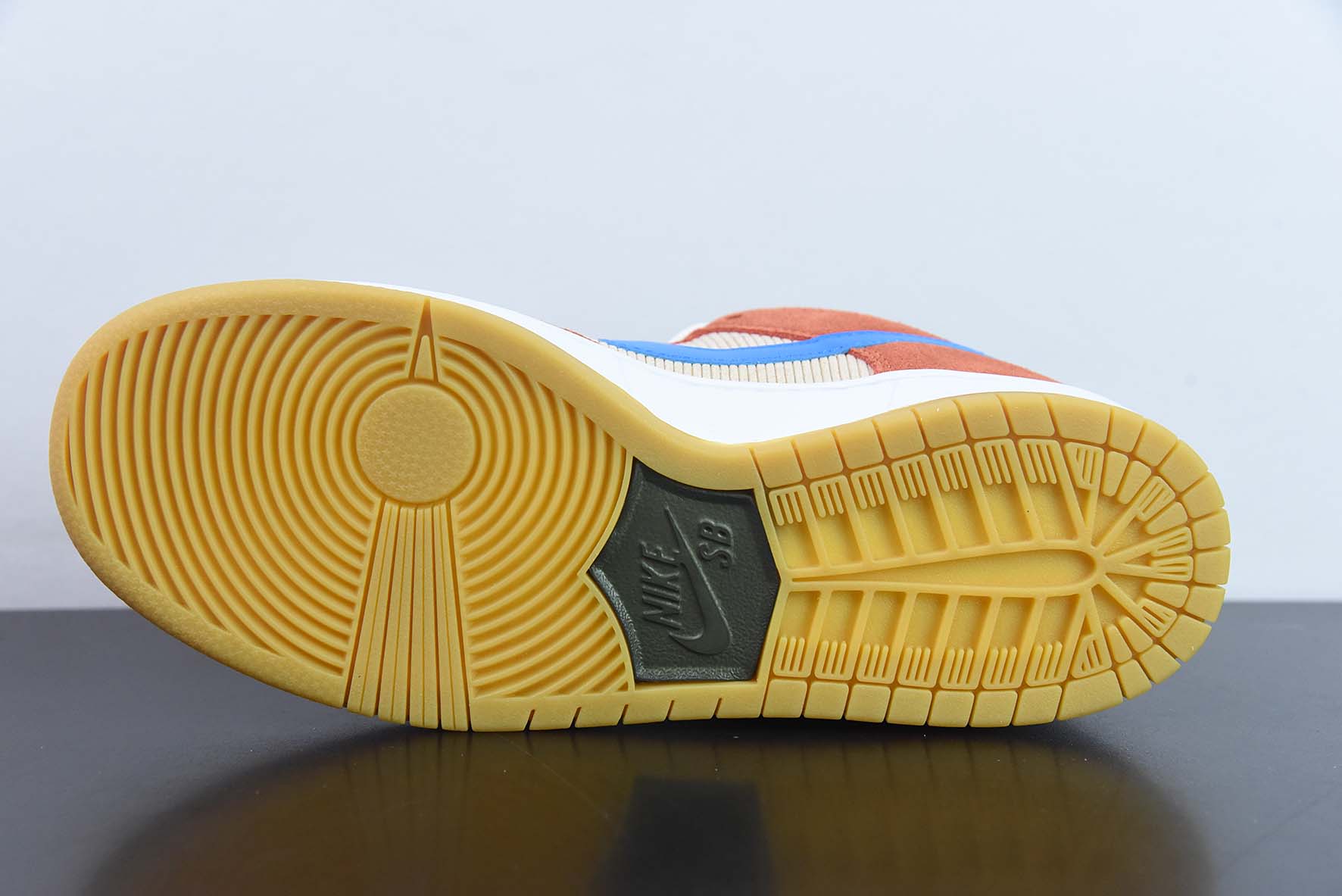 Nk SB Dunk Low Pro Color 灯芯绒 低帮休闲运动滑板鞋 货号:BQ6817-201