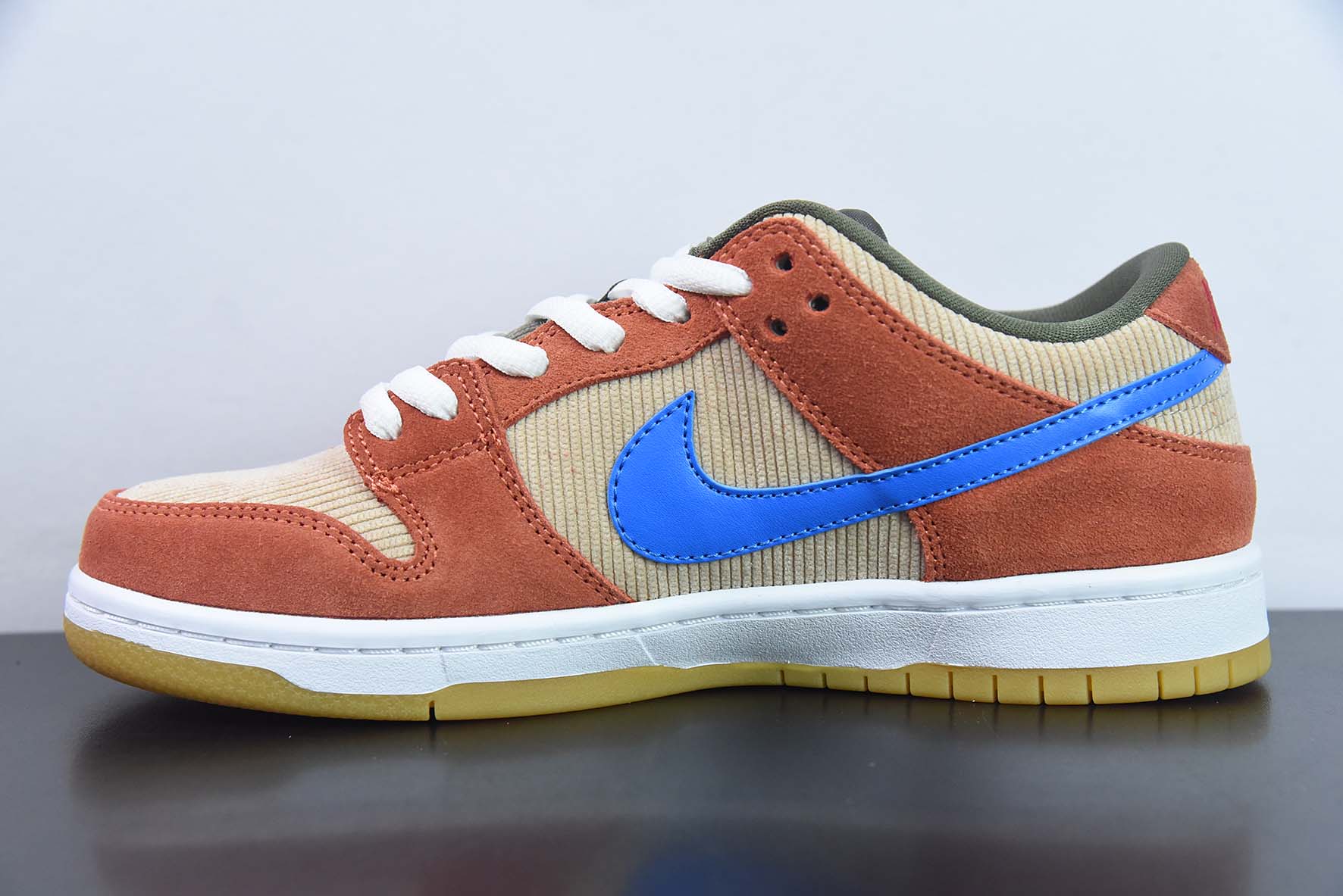 Nk SB Dunk Low Pro Color 灯芯绒 低帮休闲运动滑板鞋 货号:BQ6817-201