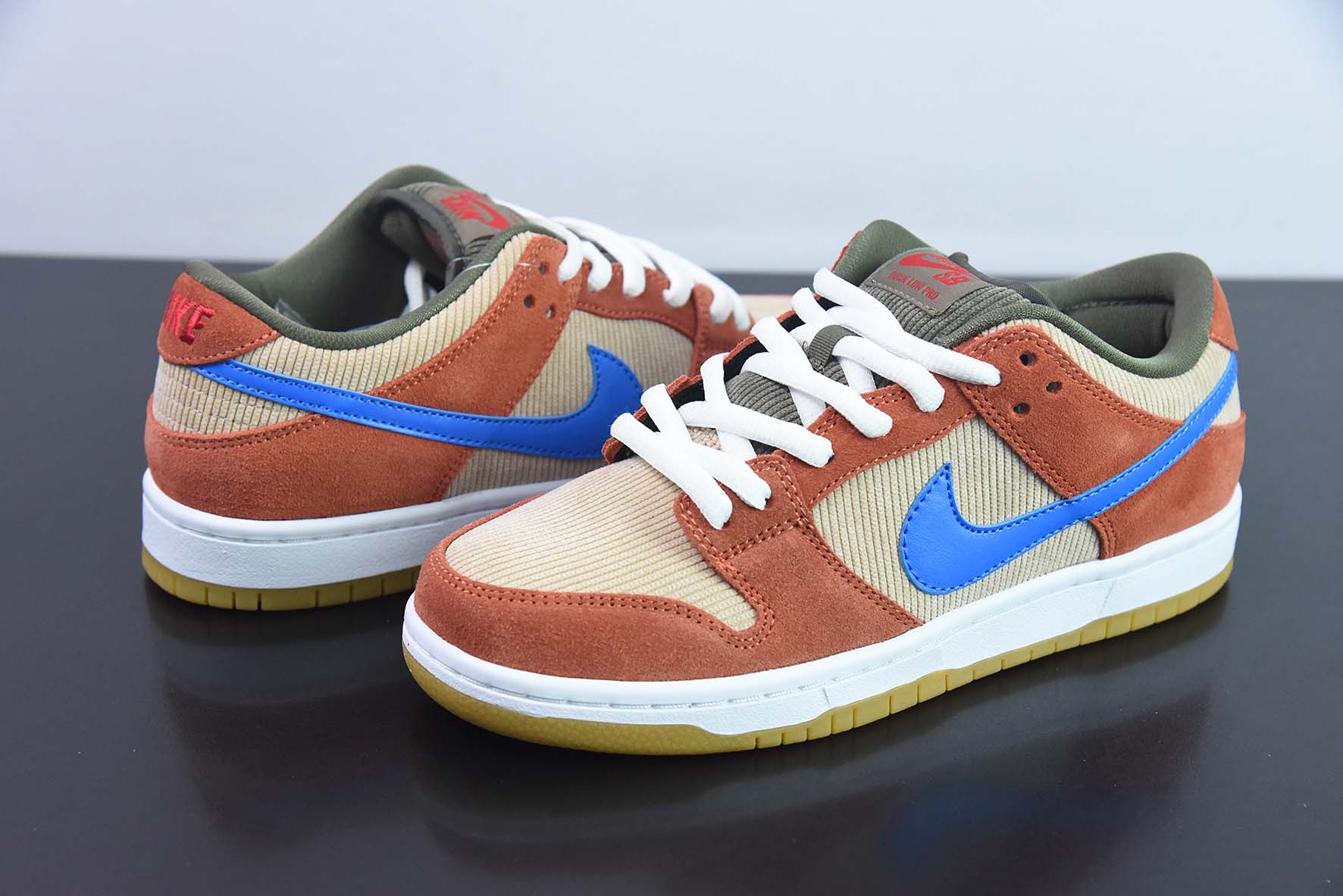 Nk SB Dunk Low Pro Color 灯芯绒 低帮休闲运动滑板鞋 货号:BQ6817-201