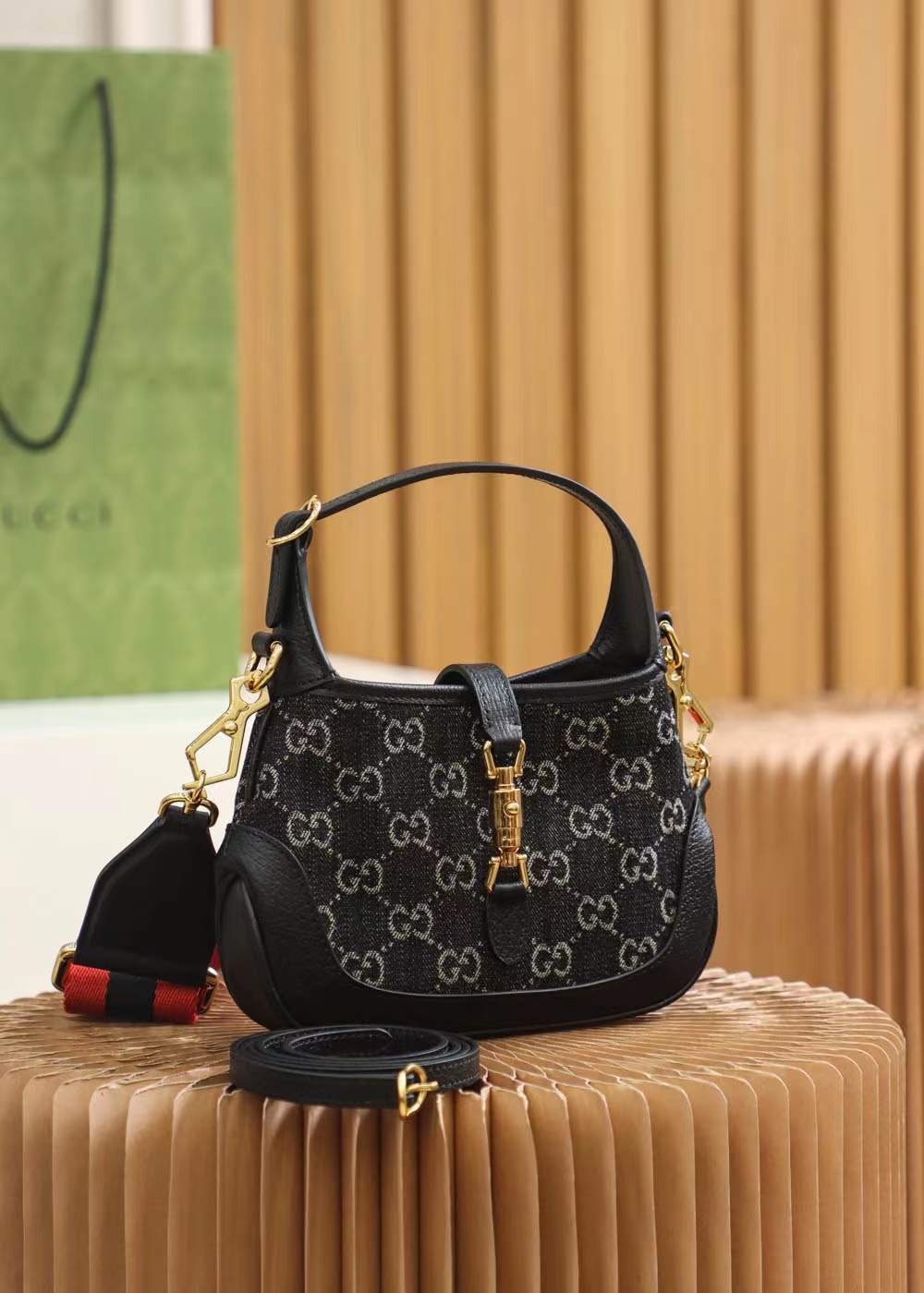 Gucci Bag Collection crafted with premium materials and signature design 2