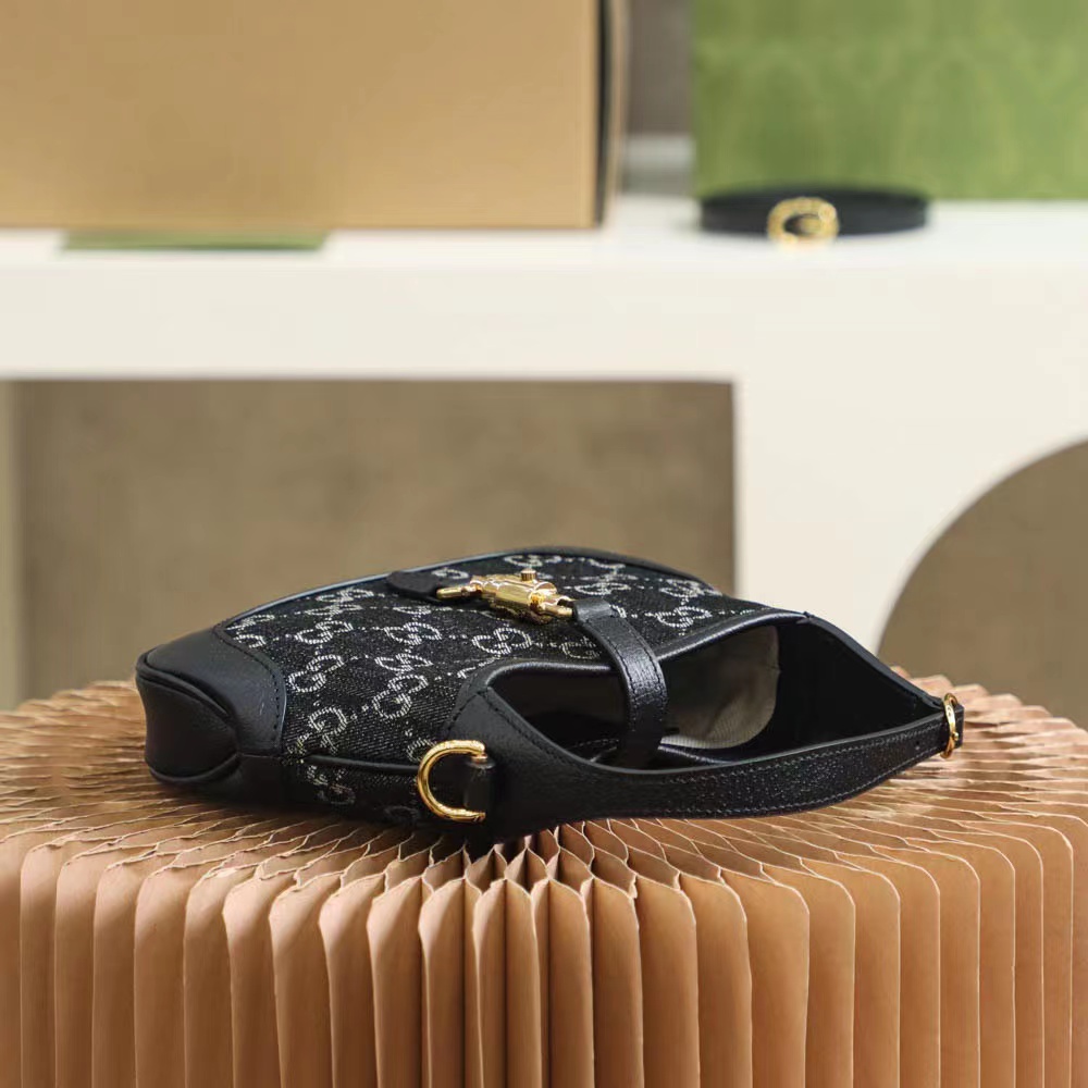 Gucci Bag Collection crafted with premium materials and signature design 7