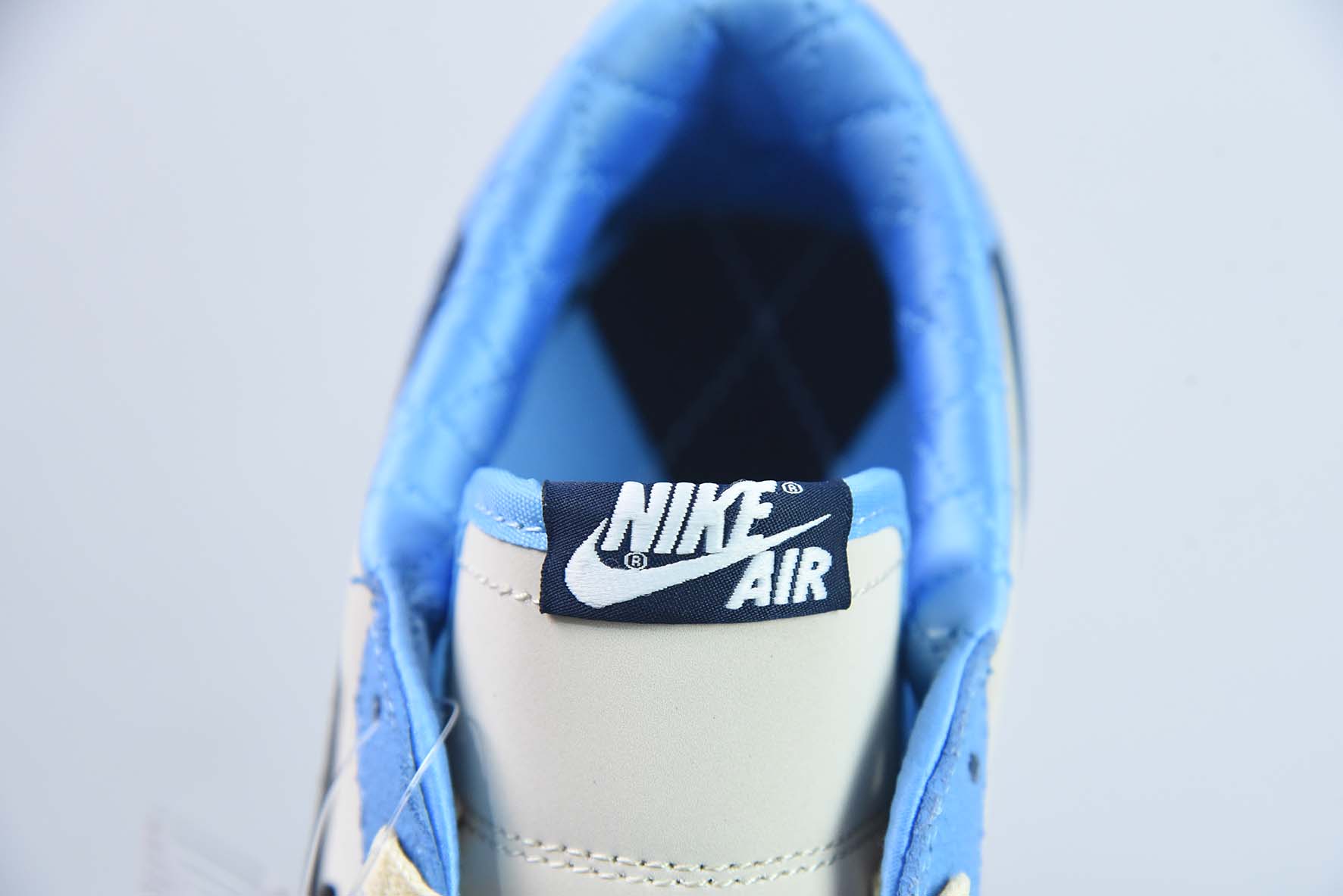 Air Jordan 1 Low OG Bleached Coral 低帮复古运动鞋货号:CZ0790-141