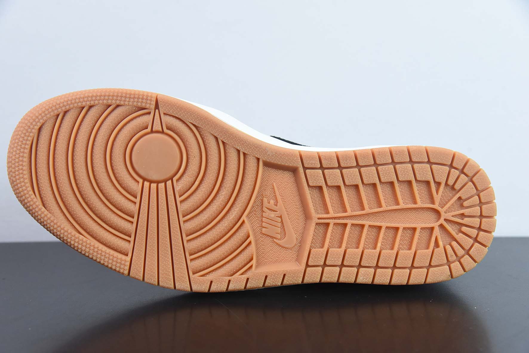 Air Jordan 1 Low OG Bleached Coral 低帮复古运动鞋货号:CZ0790-141