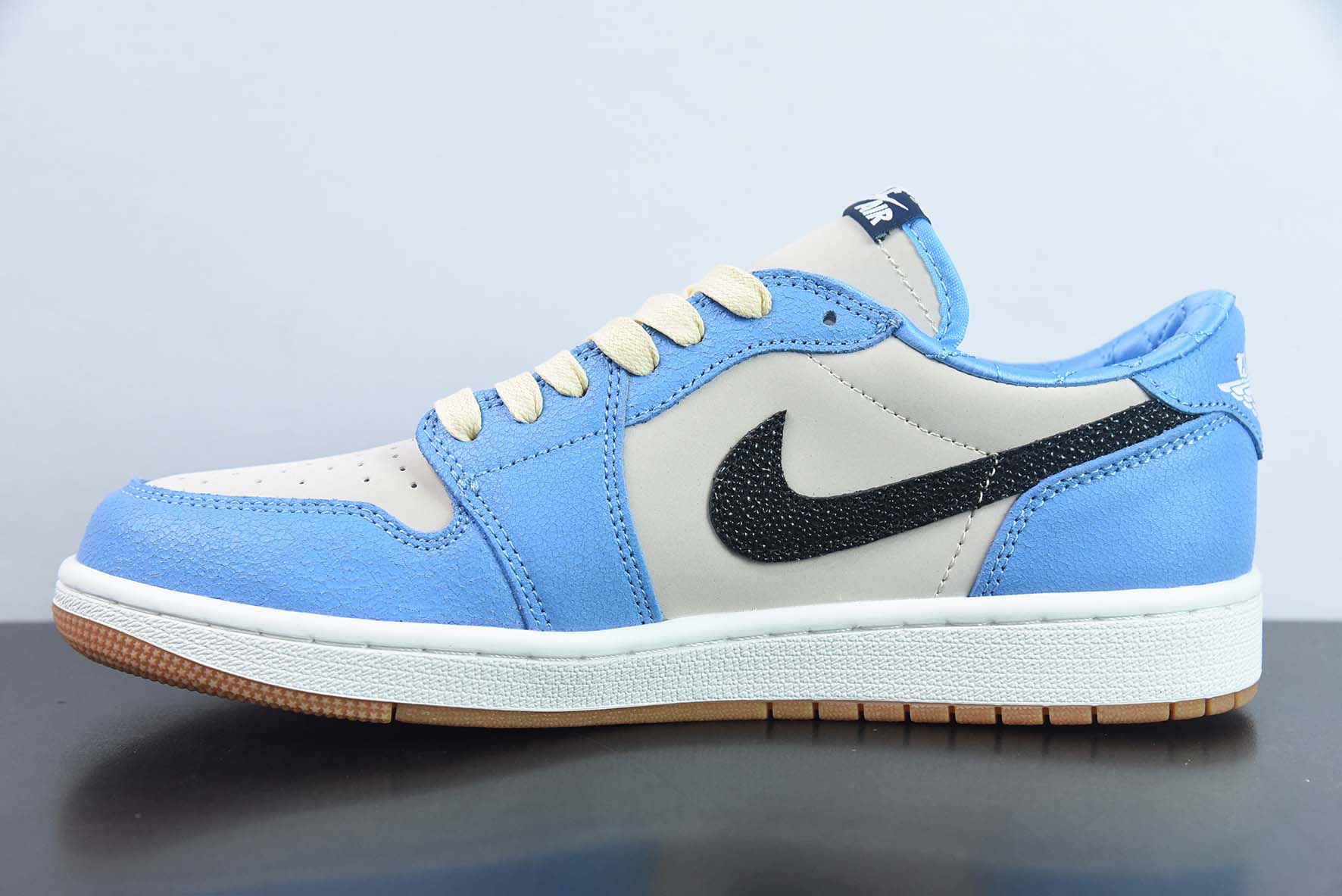 Air Jordan 1 Low OG Bleached Coral 低帮复古运动鞋货号:CZ0790-141