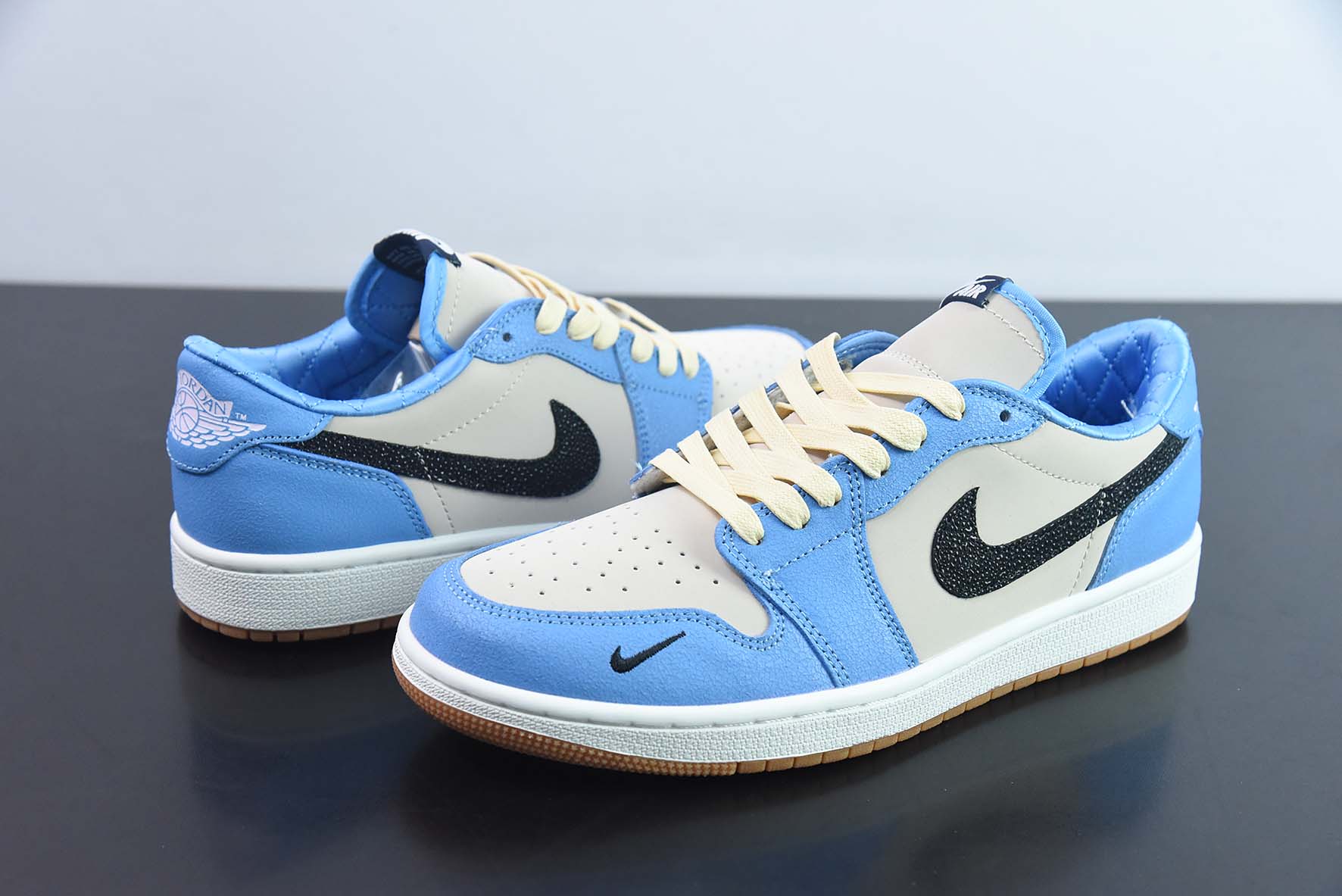Air Jordan 1 Low OG Bleached Coral 低帮复古运动鞋货号:CZ0790-141