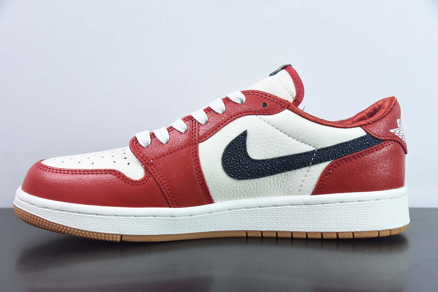 Air Jordan 1 Low OG Bleached Coral 低帮复古运动鞋货号:CZ0790-100