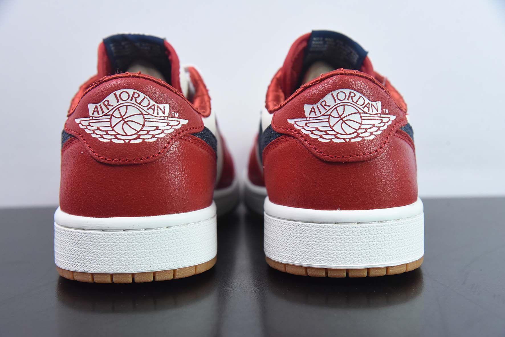 Air Jordan 1 Low OG Bleached Coral 低帮复古运动鞋货号:CZ0790-100