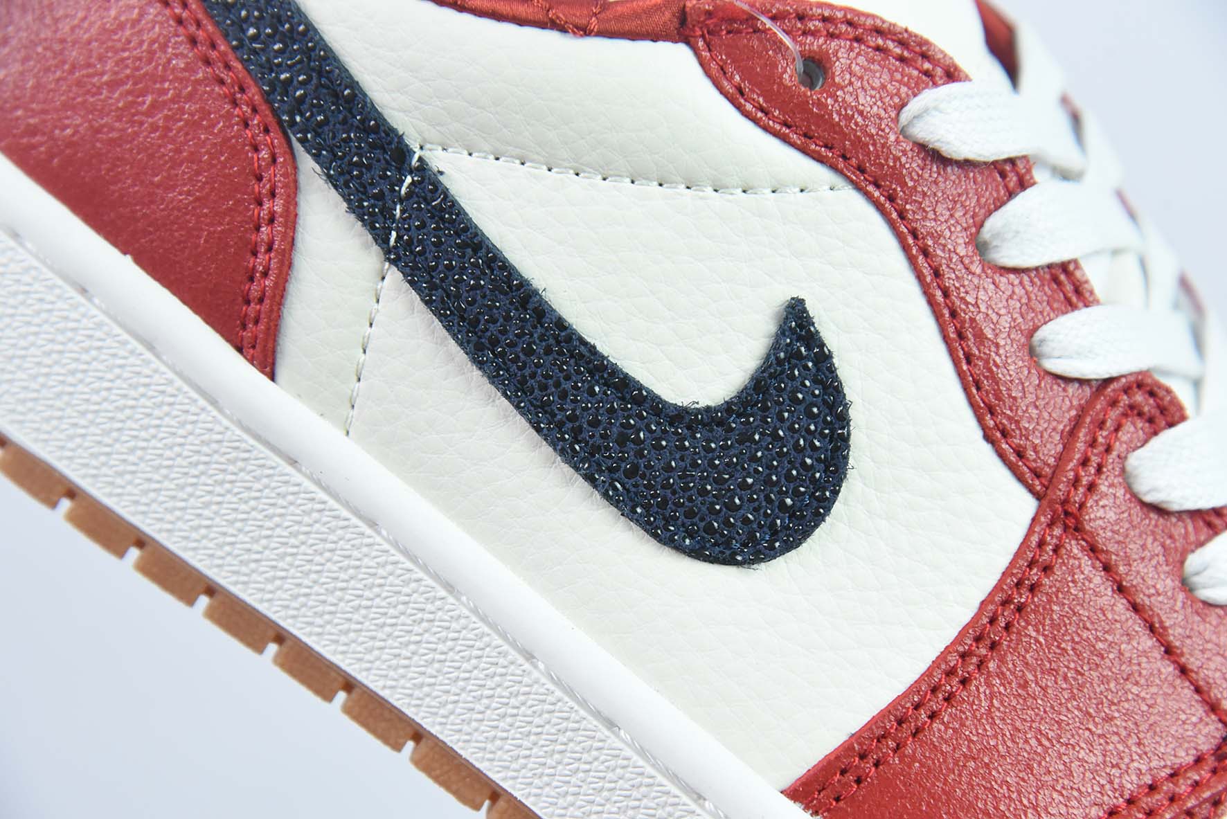 Air Jordan 1 Low OG Bleached Coral 低帮复古运动鞋货号:CZ0790-100