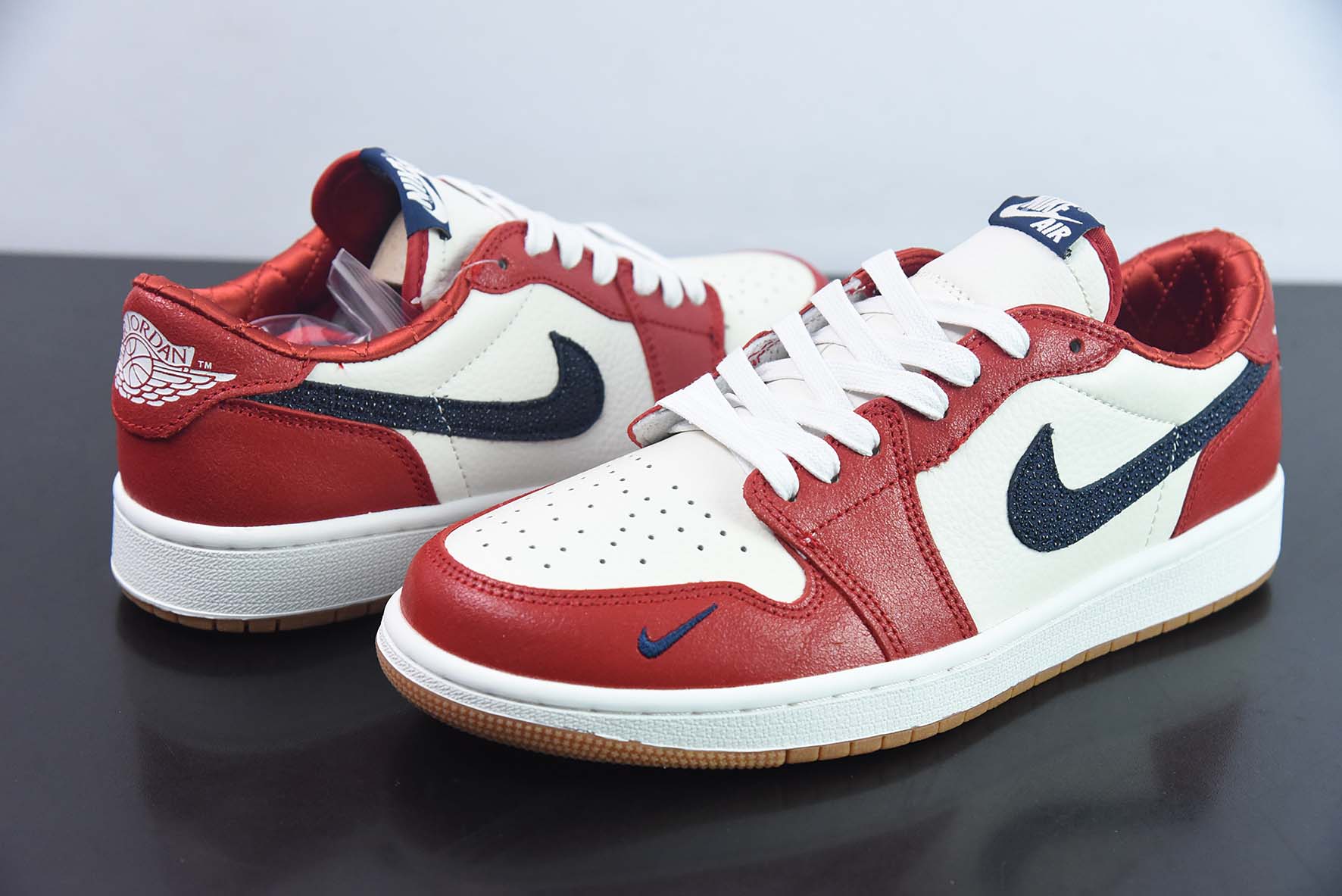 Air Jordan 1 Low OG Bleached Coral 低帮复古运动鞋货号:CZ0790-100