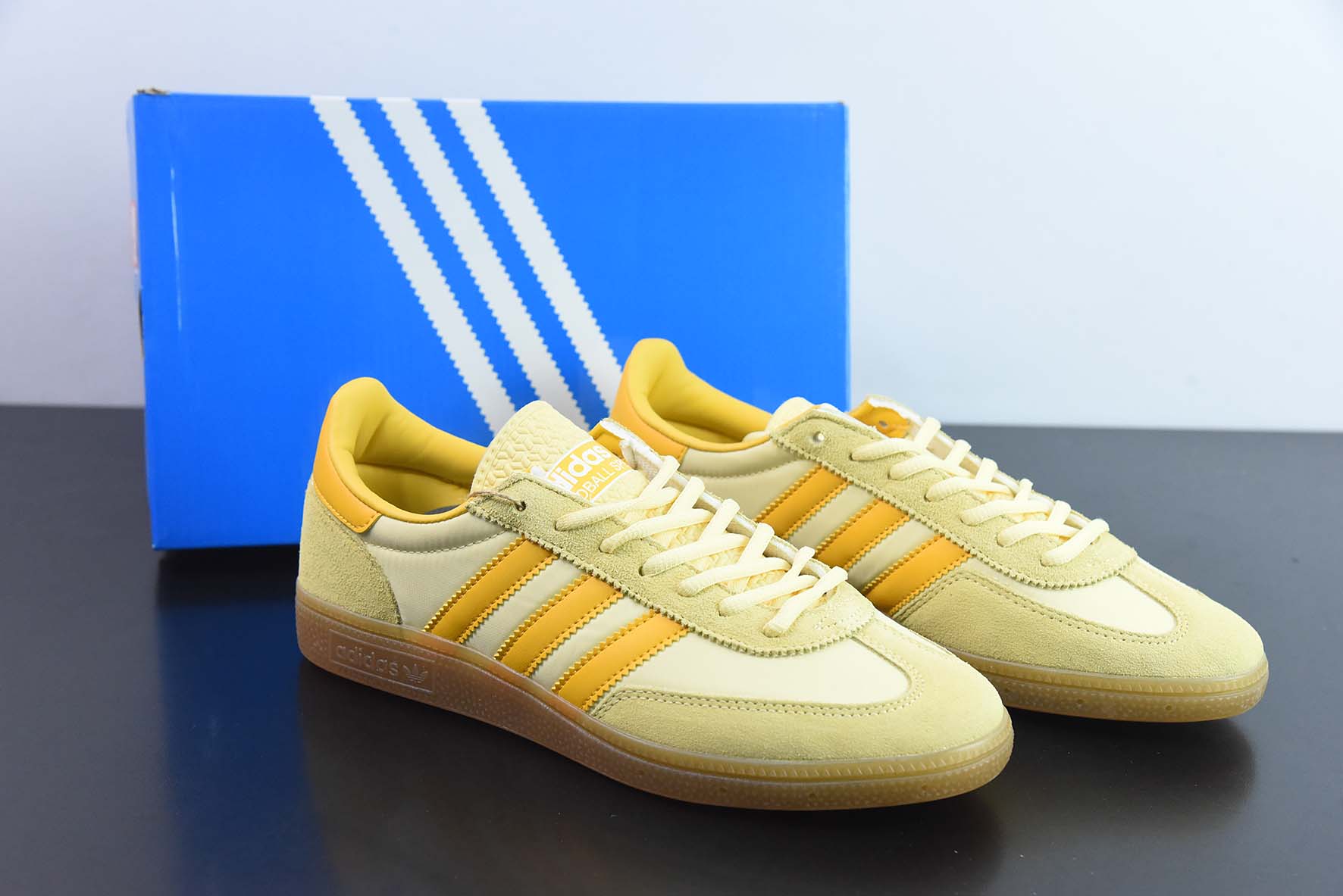 Adidas Handball Spezial 阿迪达斯经典款 复古休闲板鞋 货号:GY7407