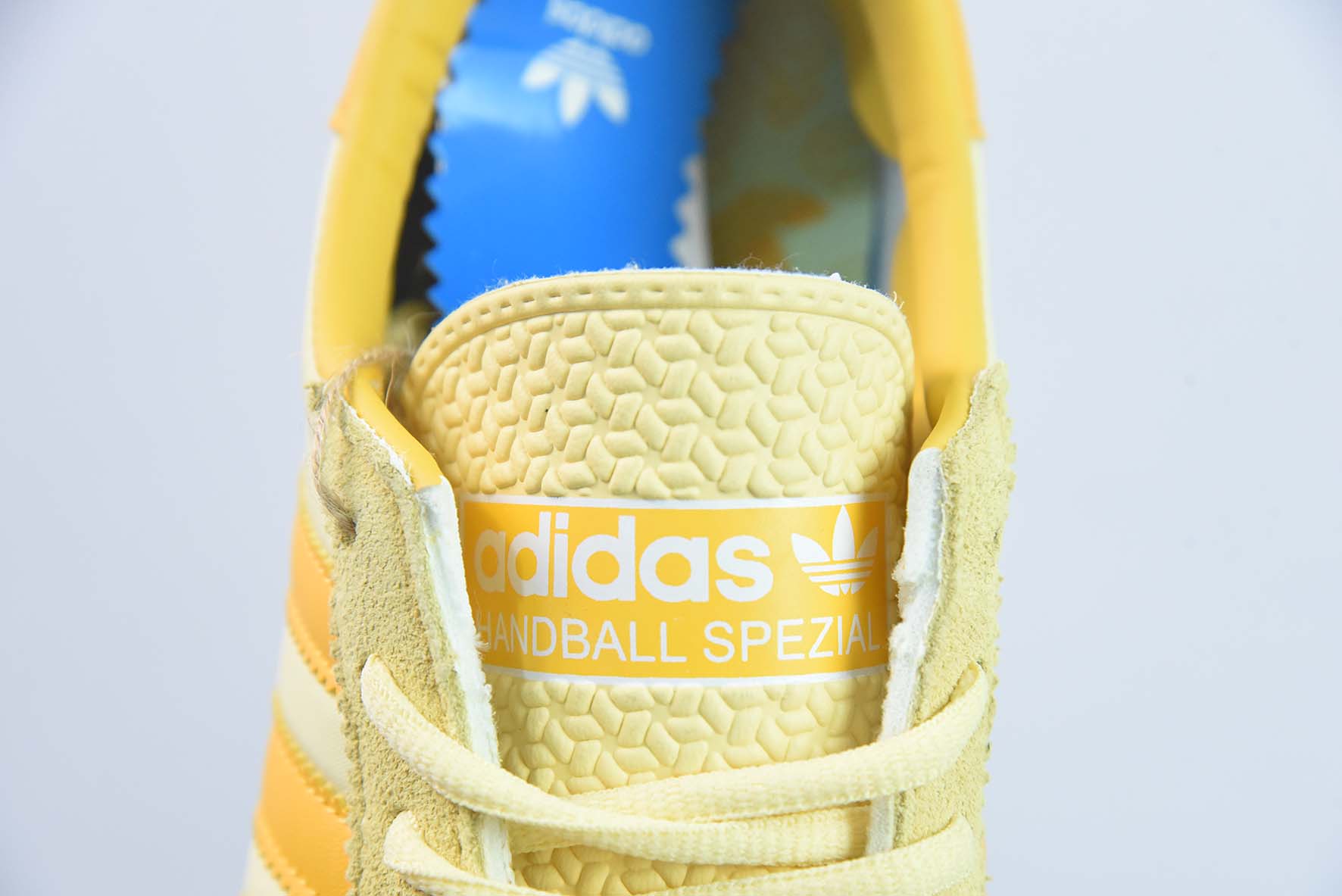 Adidas Handball Spezial 阿迪达斯经典款 复古休闲板鞋 货号:GY7407