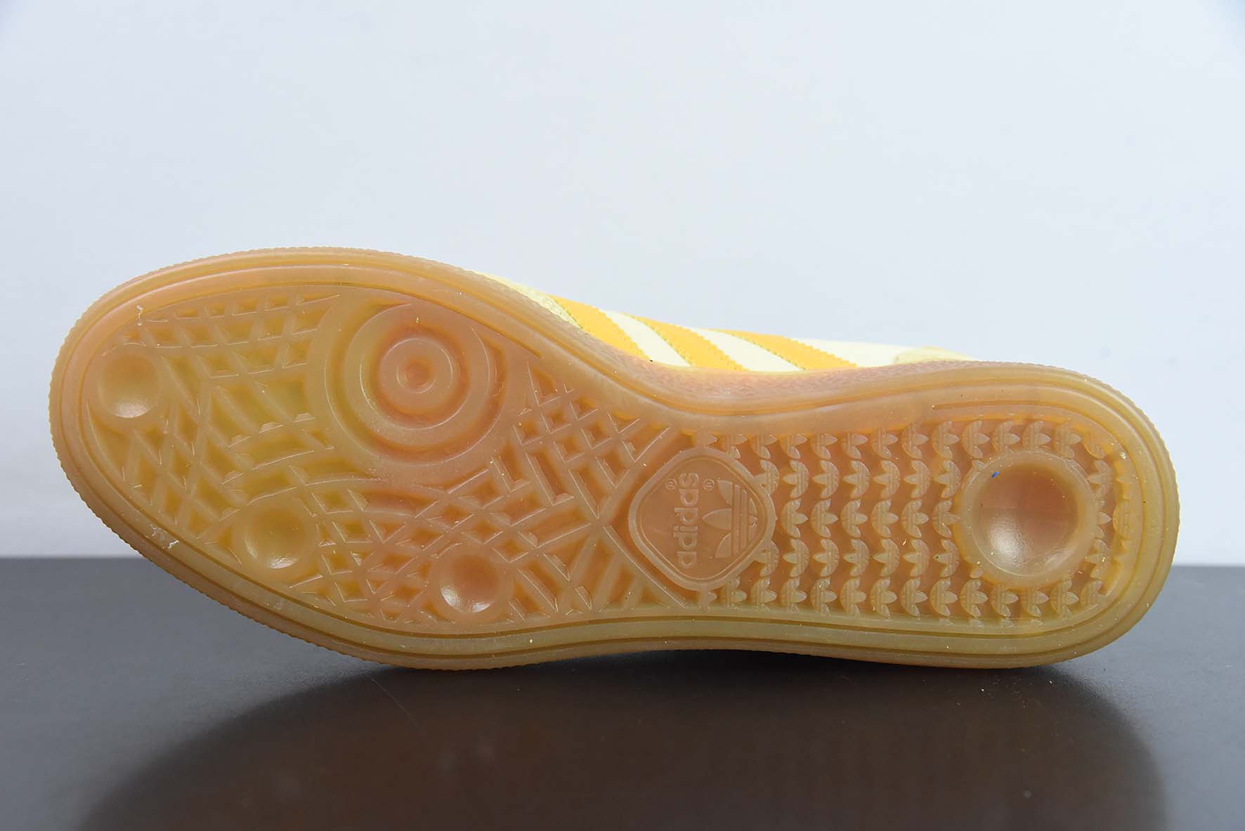 Adidas Handball Spezial 阿迪达斯经典款 复古休闲板鞋 货号:GY7407