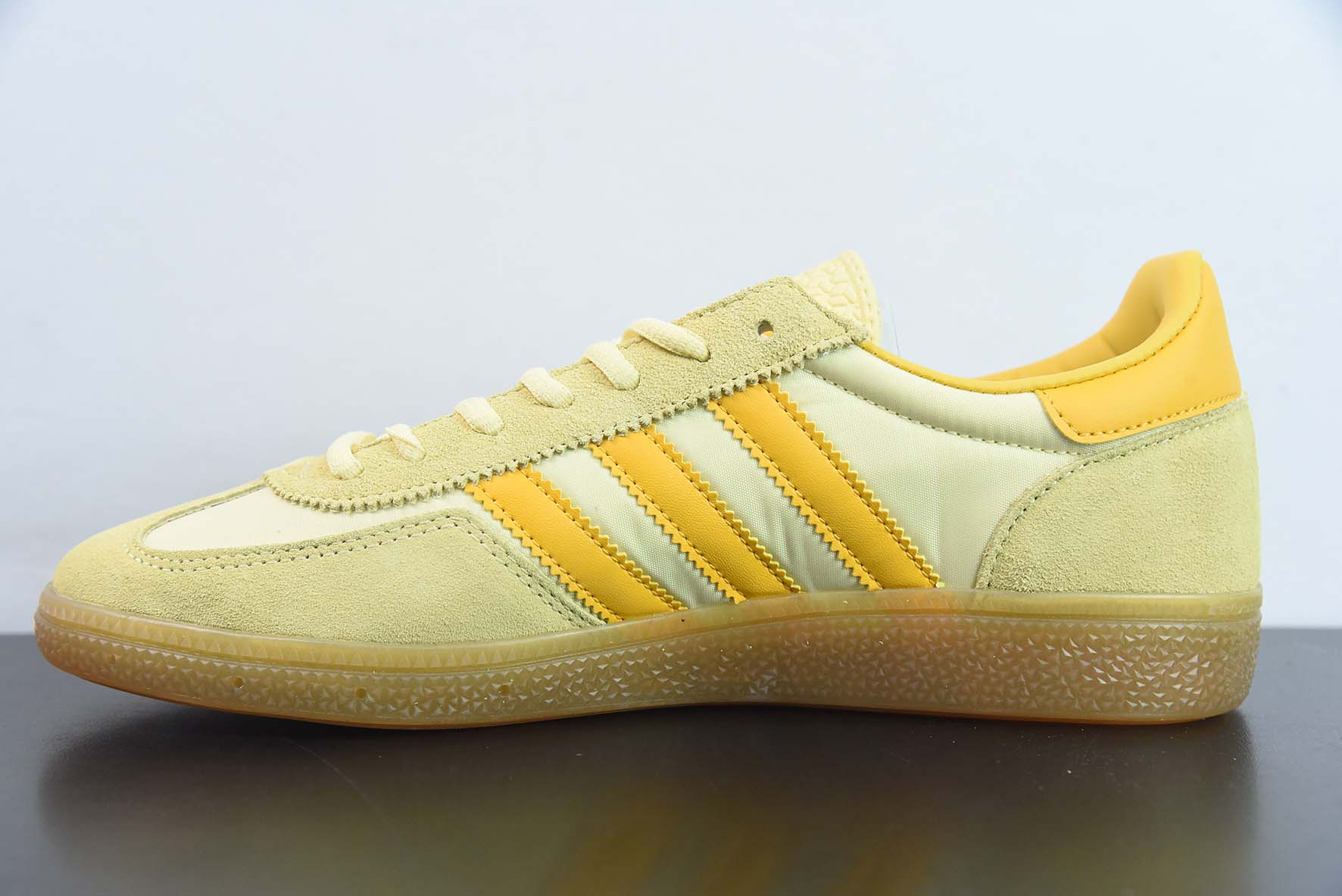 Adidas Handball Spezial 阿迪达斯经典款 复古休闲板鞋 货号:GY7407