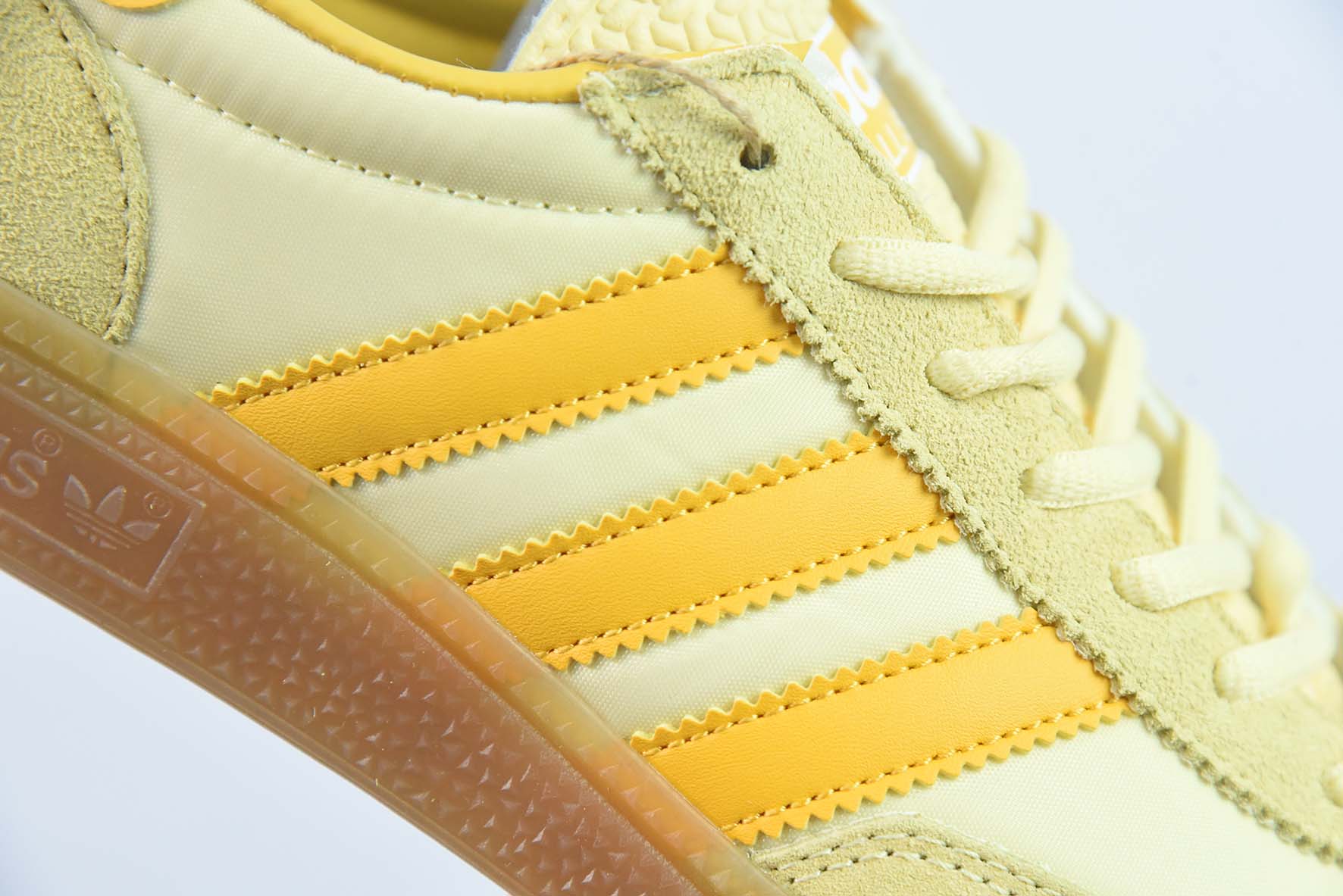 Adidas Handball Spezial 阿迪达斯经典款 复古休闲板鞋 货号:GY7407