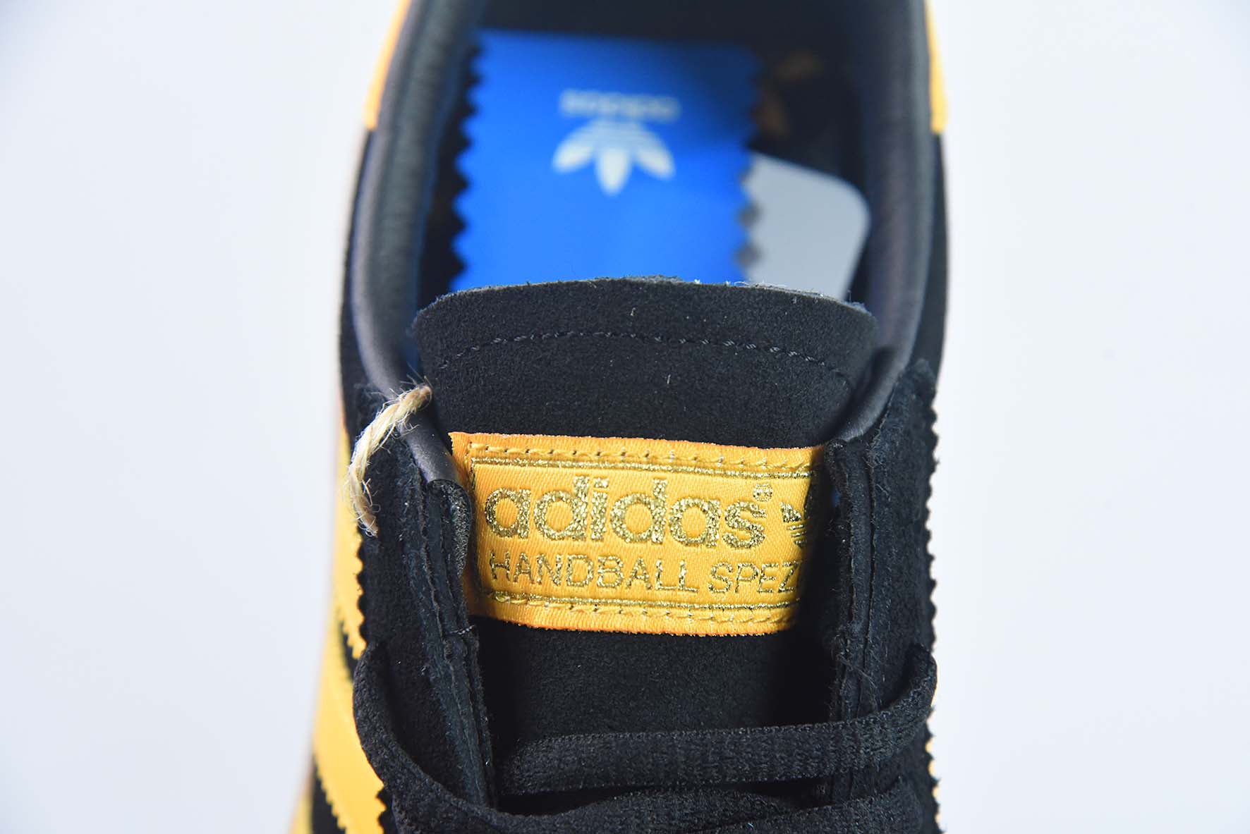 Adidas Handball Spezial 阿迪达斯经典款 复古休闲板鞋 货号: FX5676