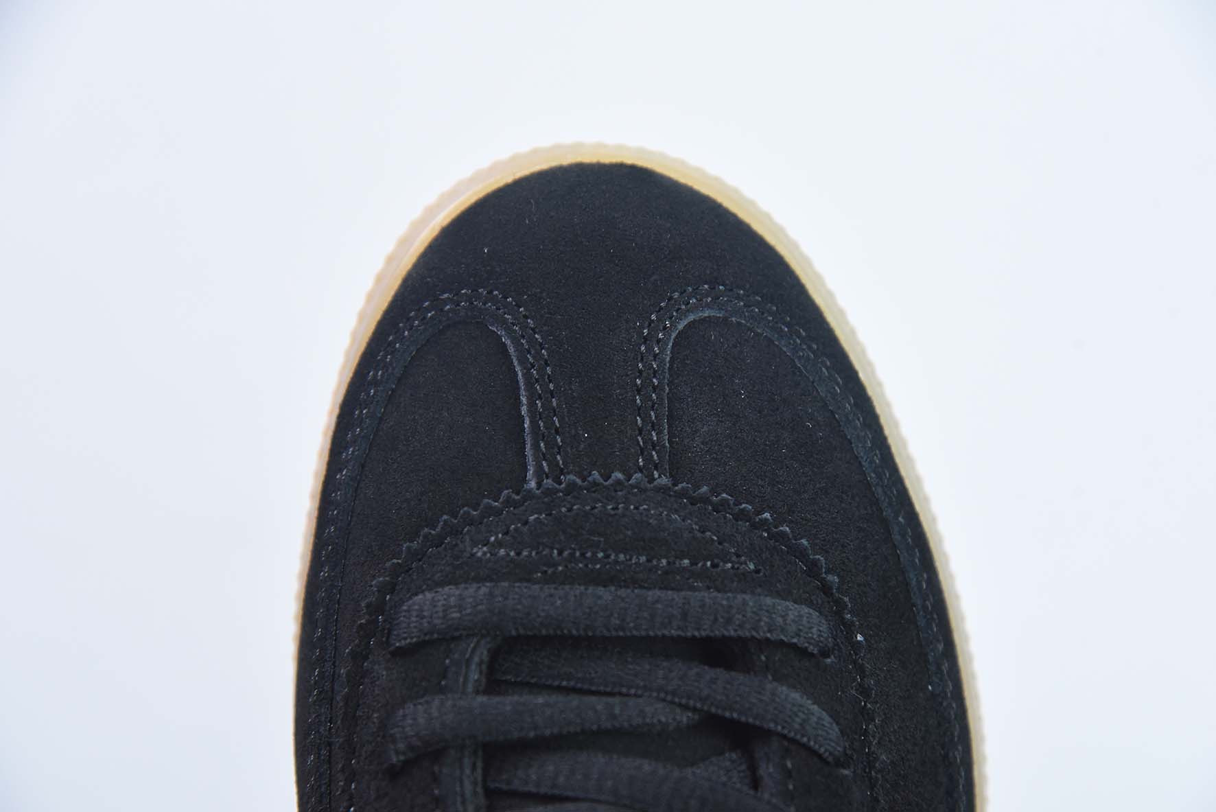 Adidas Handball Spezial 阿迪达斯经典款 复古休闲板鞋 货号: FX5676