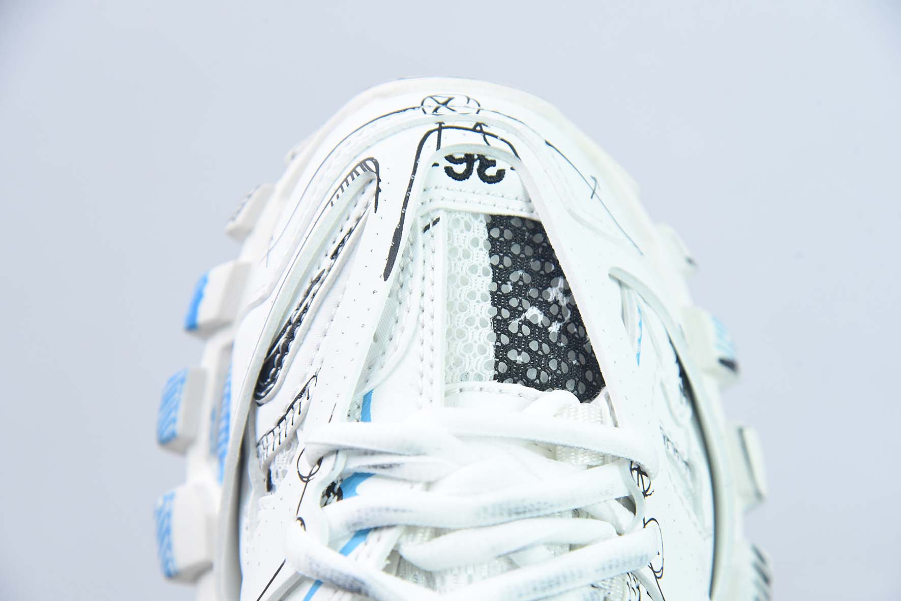 巴黎世家/Balenciaga 巴黎世家3.0低帮老爹鞋  白黑蓝 货号：542023 W3SRA 9014