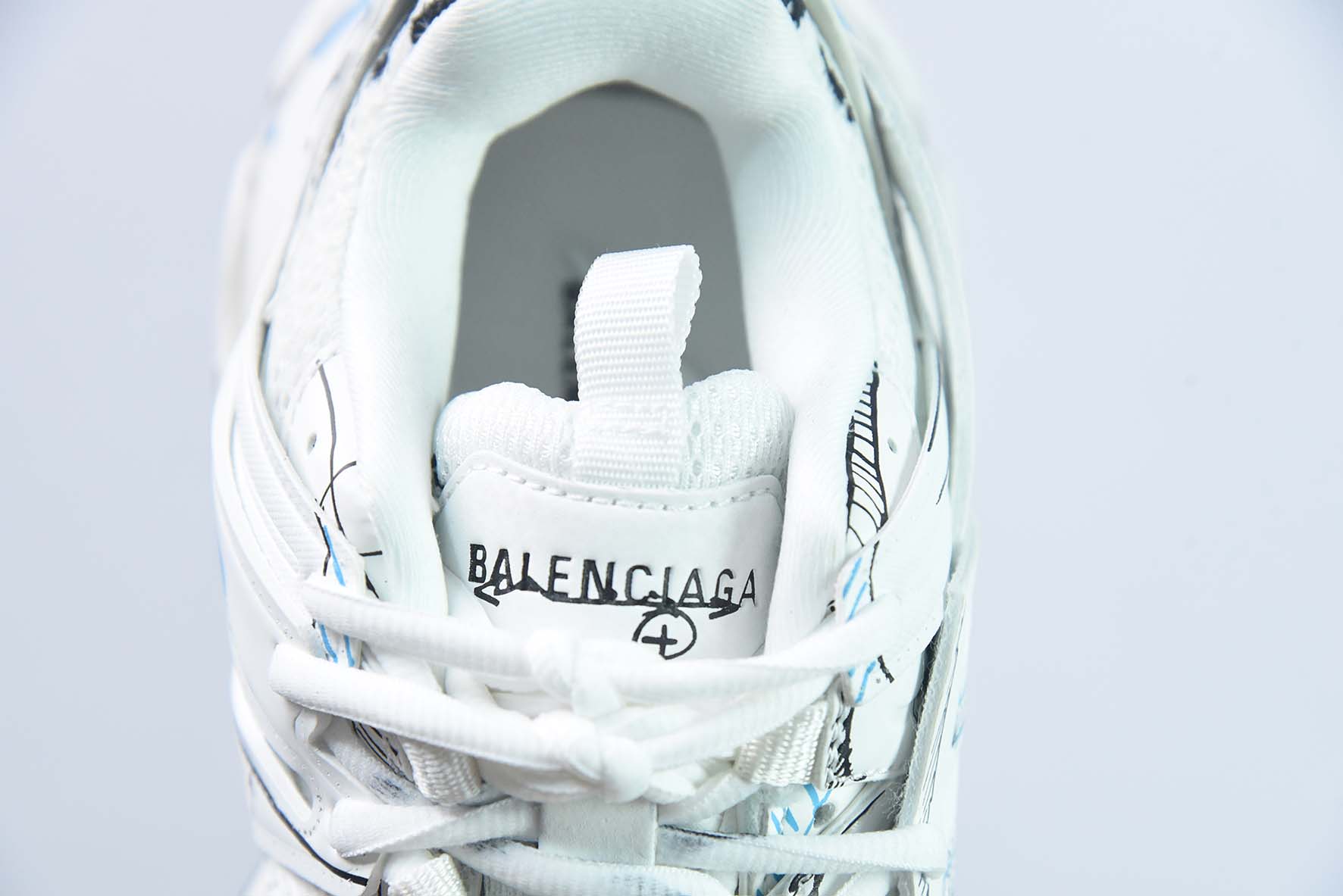 巴黎世家/Balenciaga 巴黎世家3.0低帮老爹鞋  白黑蓝 货号：542023 W3SRA 9014