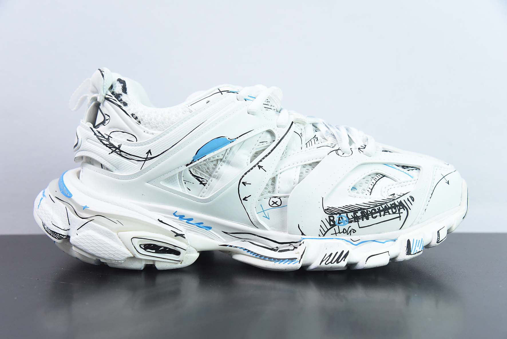 巴黎世家/Balenciaga 巴黎世家3.0低帮老爹鞋  白黑蓝 货号：542023 W3SRA 9014