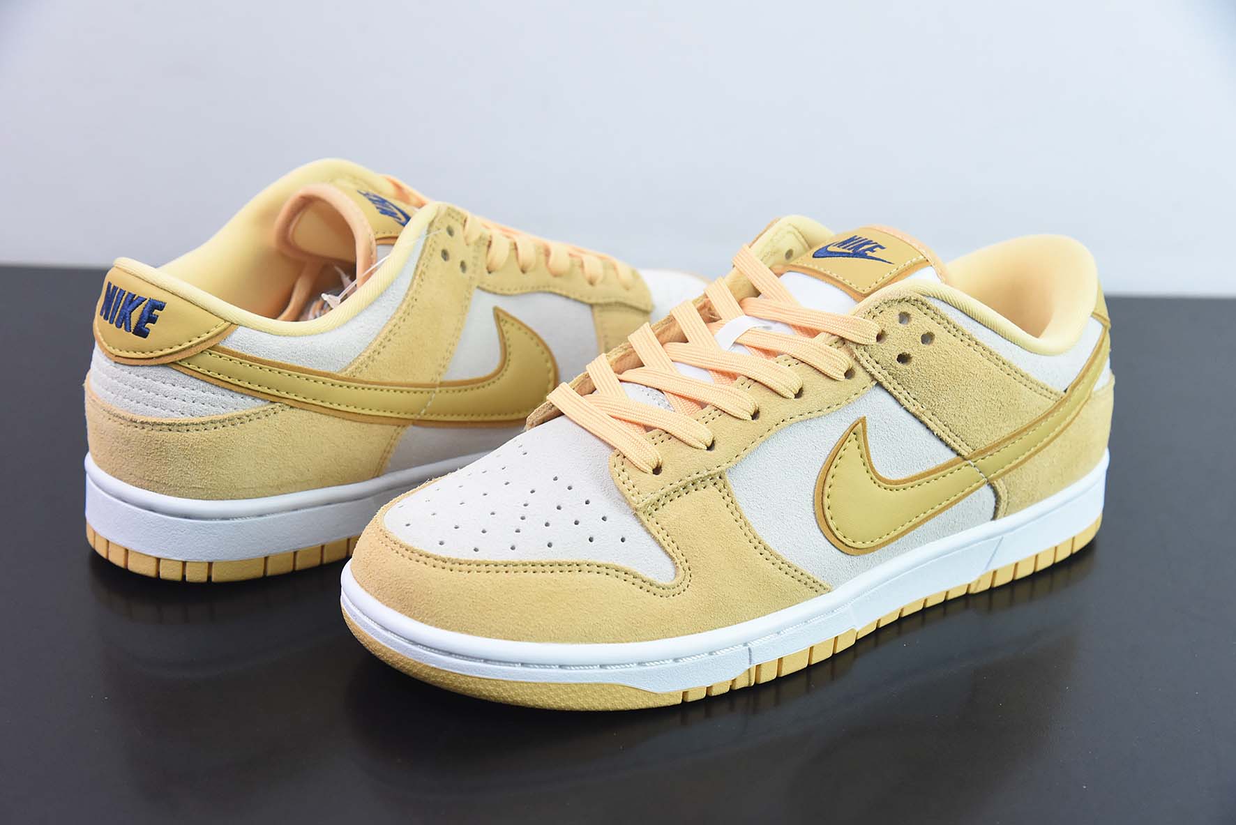 Nike SB Dunk Low LX"Gold Suede" 黄金小麦低帮运动鞋 货号:DV7411-200