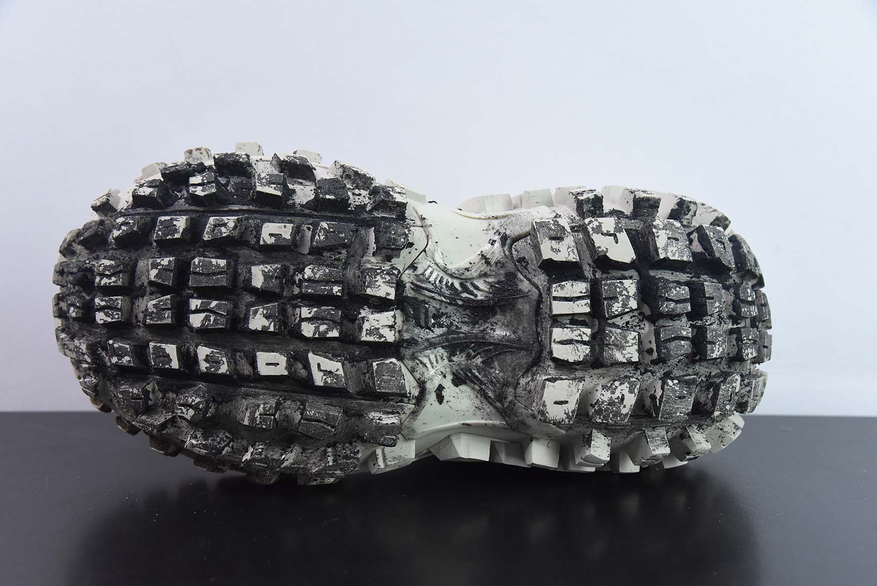 BALENCIAGA Defender Rubber Platform Sneakers卫士系列低帮坦克巴黎世家轮胎做旧 脏脏鞋