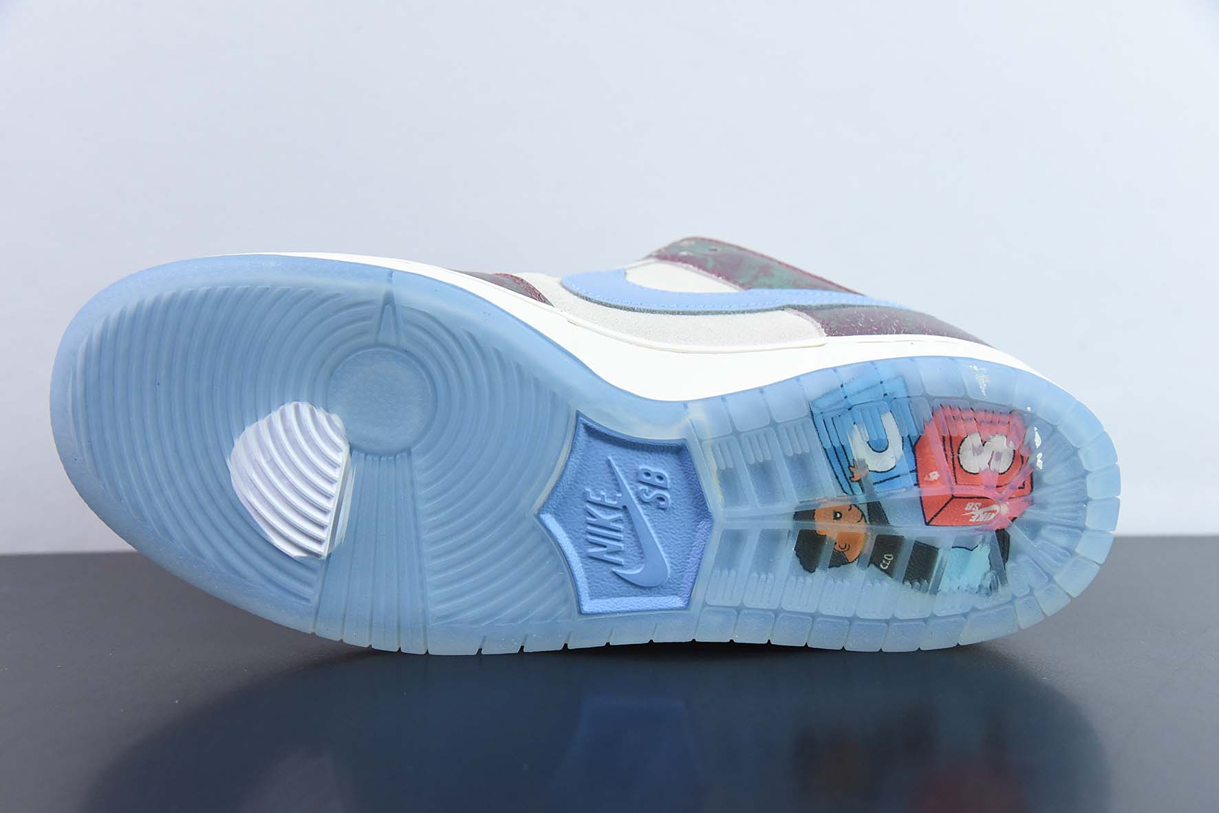 NikeSBDunkLow 白绿联名低帮运动鞋 货号:FN4193 100