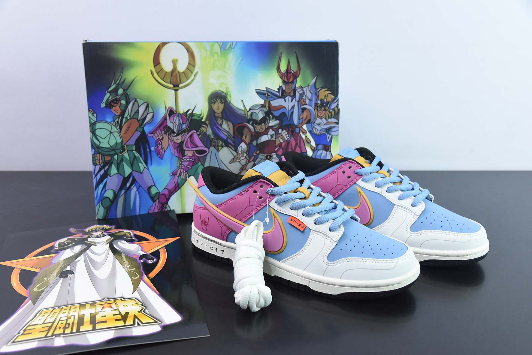 Nike SB Dunk Low 粉蓝白 圣斗士星矢低帮运动鞋 货号：ZD2356-153