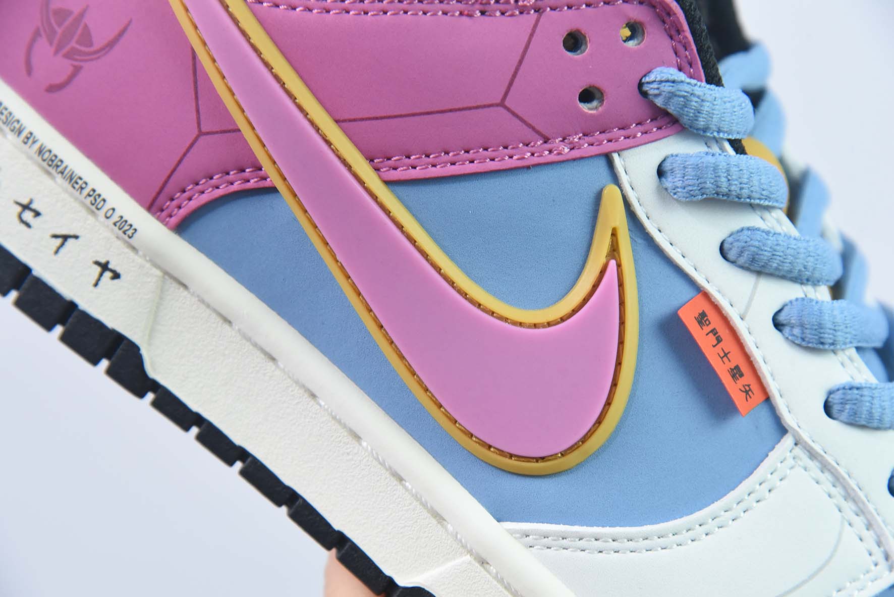 Nike SB Dunk Low 粉蓝白 圣斗士星矢低帮运动鞋 货号：ZD2356-153