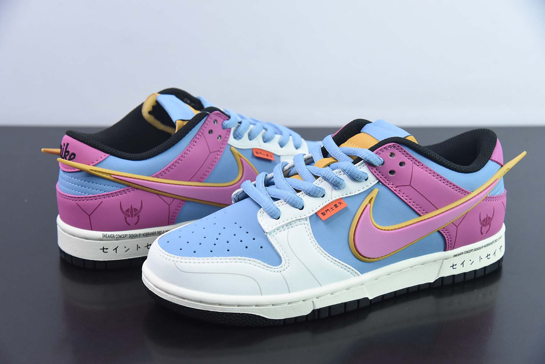 Nike SB Dunk Low 粉蓝白 圣斗士星矢低帮运动鞋 货号：ZD2356-153