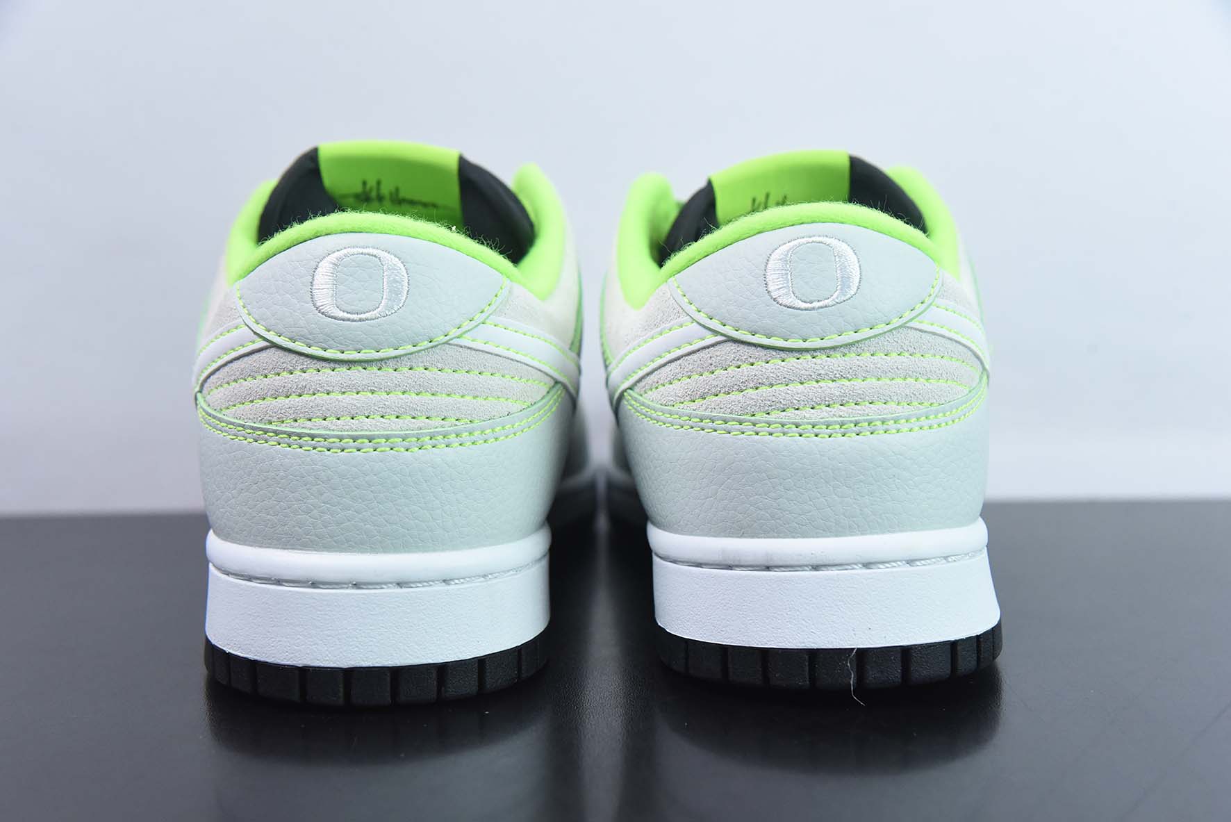Nike Dunk Low Oregon Ducks 俄勒冈鸭队主题配色 板鞋 货号:FQ7260-001
