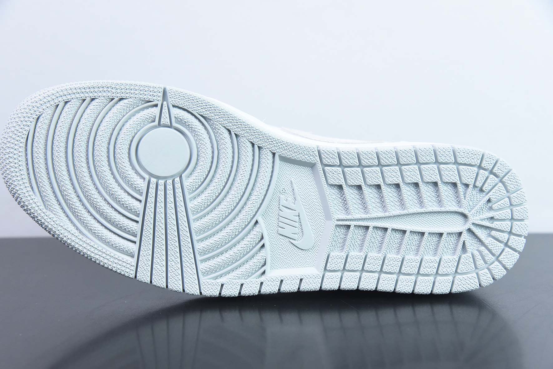 Air Jordan 1 Low OG Neutral Grey 灰白 乔1 AJ1 低帮 货号：CZ0790-100