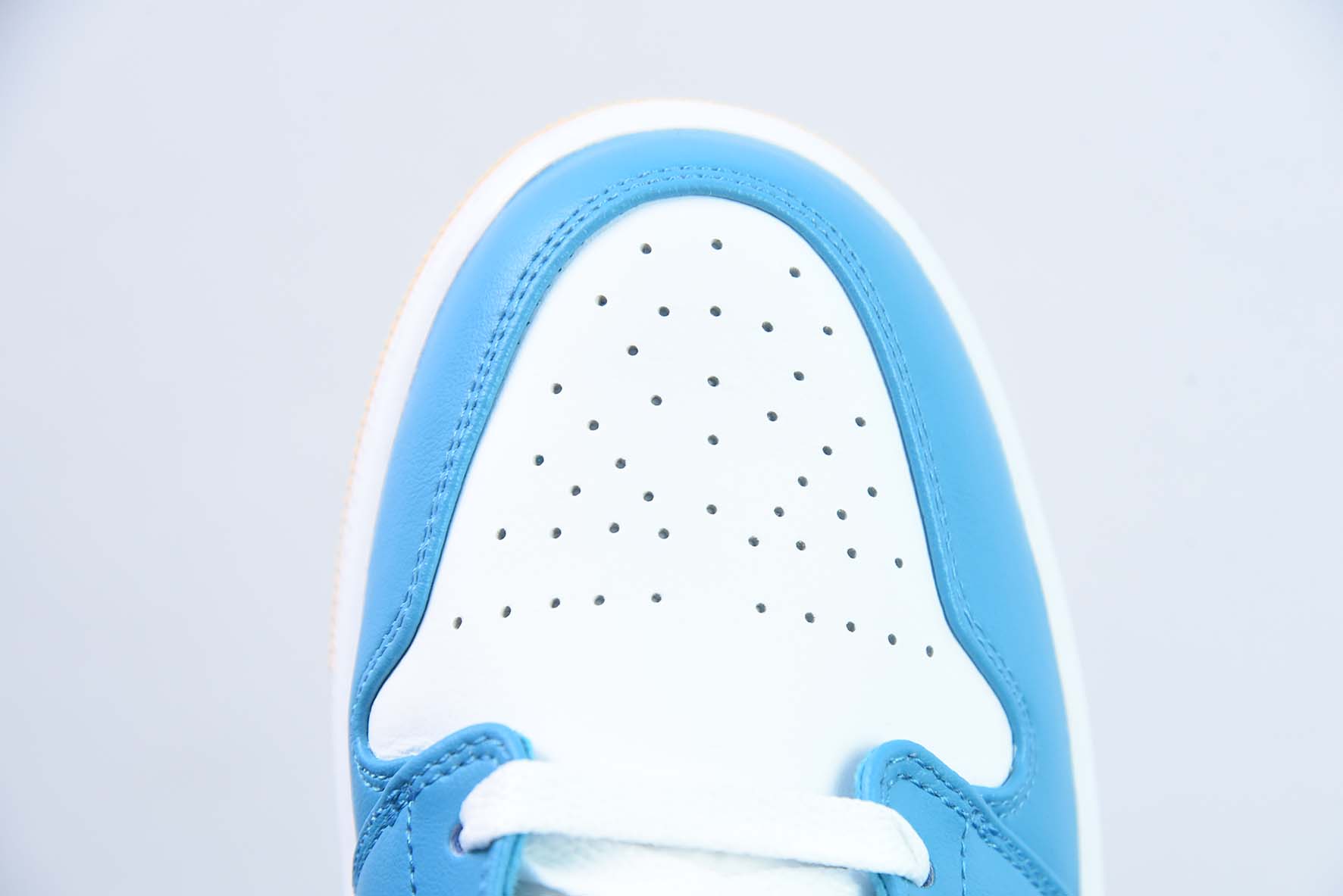 Air Jordan 1 MID AJ1中帮经典复古文化休闲运动篮球鞋“白湖水蓝”货号:DQ8426-400
