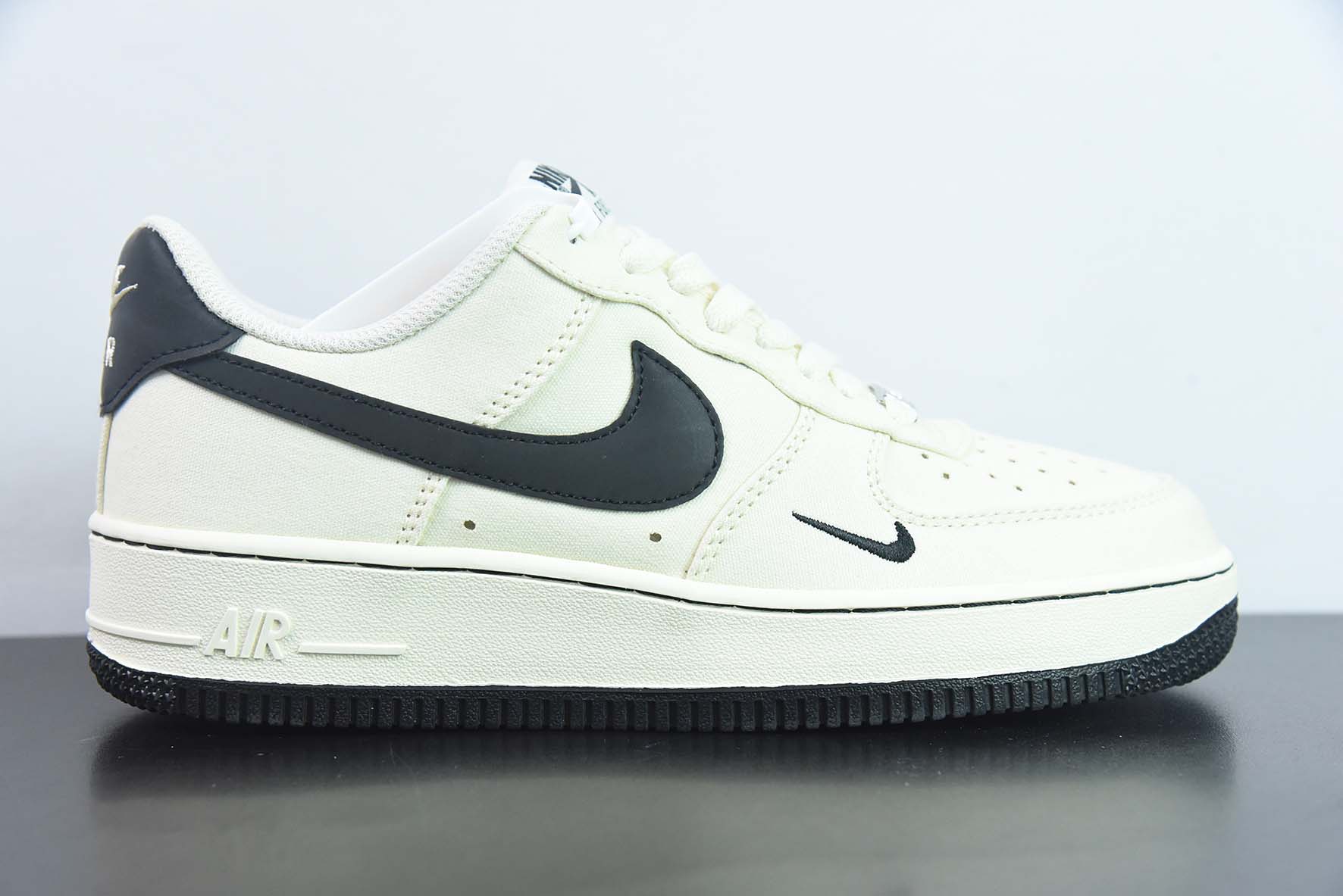 ZAA47535334 Nike Air Force 1 AF1 Air Force One/caña baja blanco marrón moca versión lona número de producto: ME0112-511…