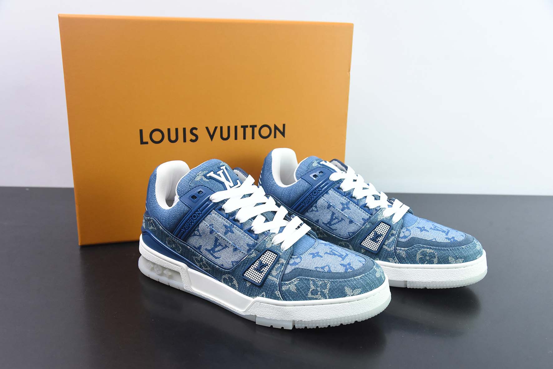 LV/路易威登    驴家 LV Trainer运动鞋