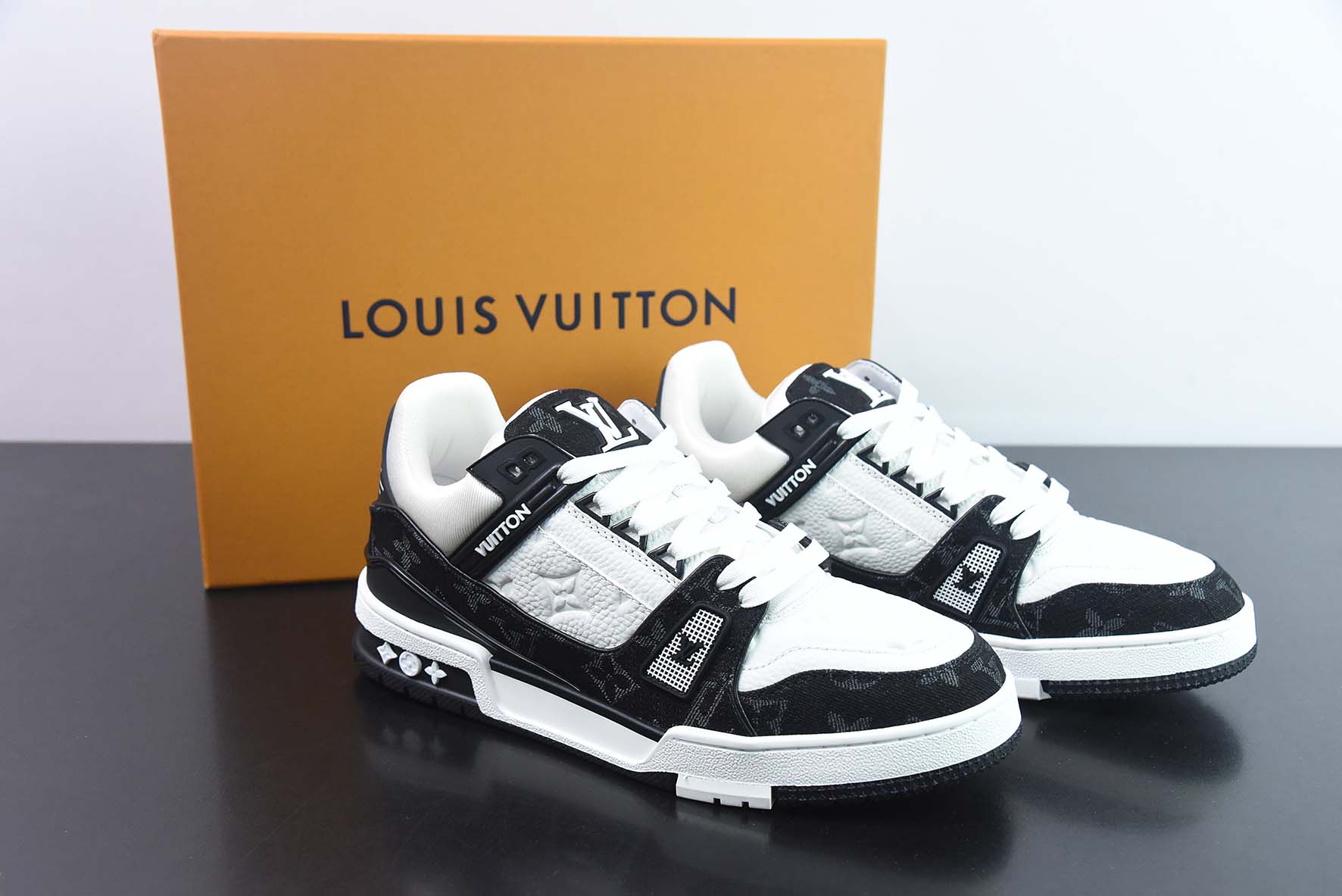 LV/路易威登    驴家 LV Trainer运动鞋