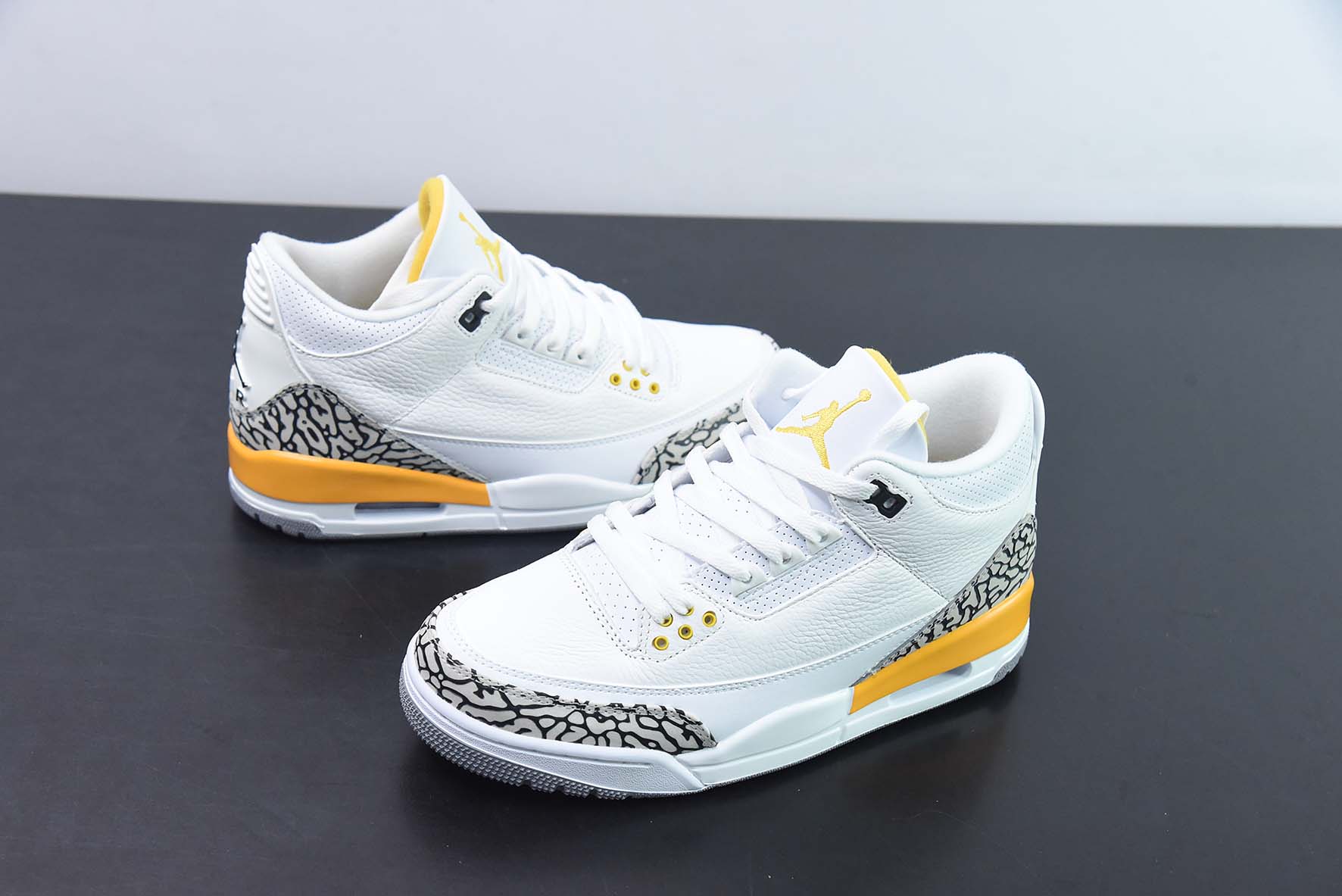 Air Jordan 3 Retro "Laser Orange" AJ3 乔3激光橙 头层 CK9246-108