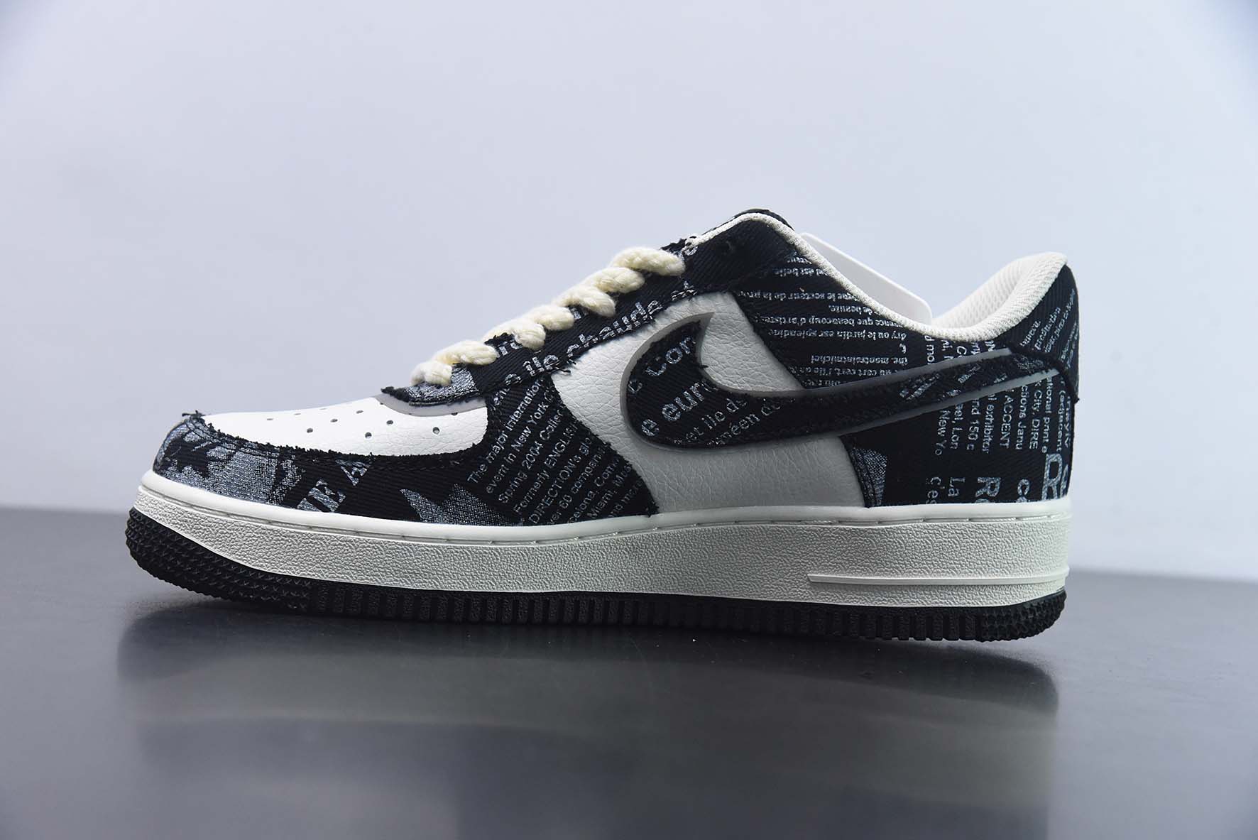 Nike Air Force 1 Low '07 “涂鸦黑白星期三美剧”低帮空军一号休闲板鞋 货号:FB0607-011