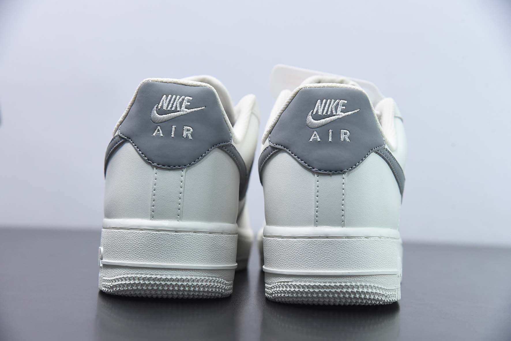 Nike Air Force 1 Low '07 低帮空军一号休闲板鞋米灰货号：CQ5059-222