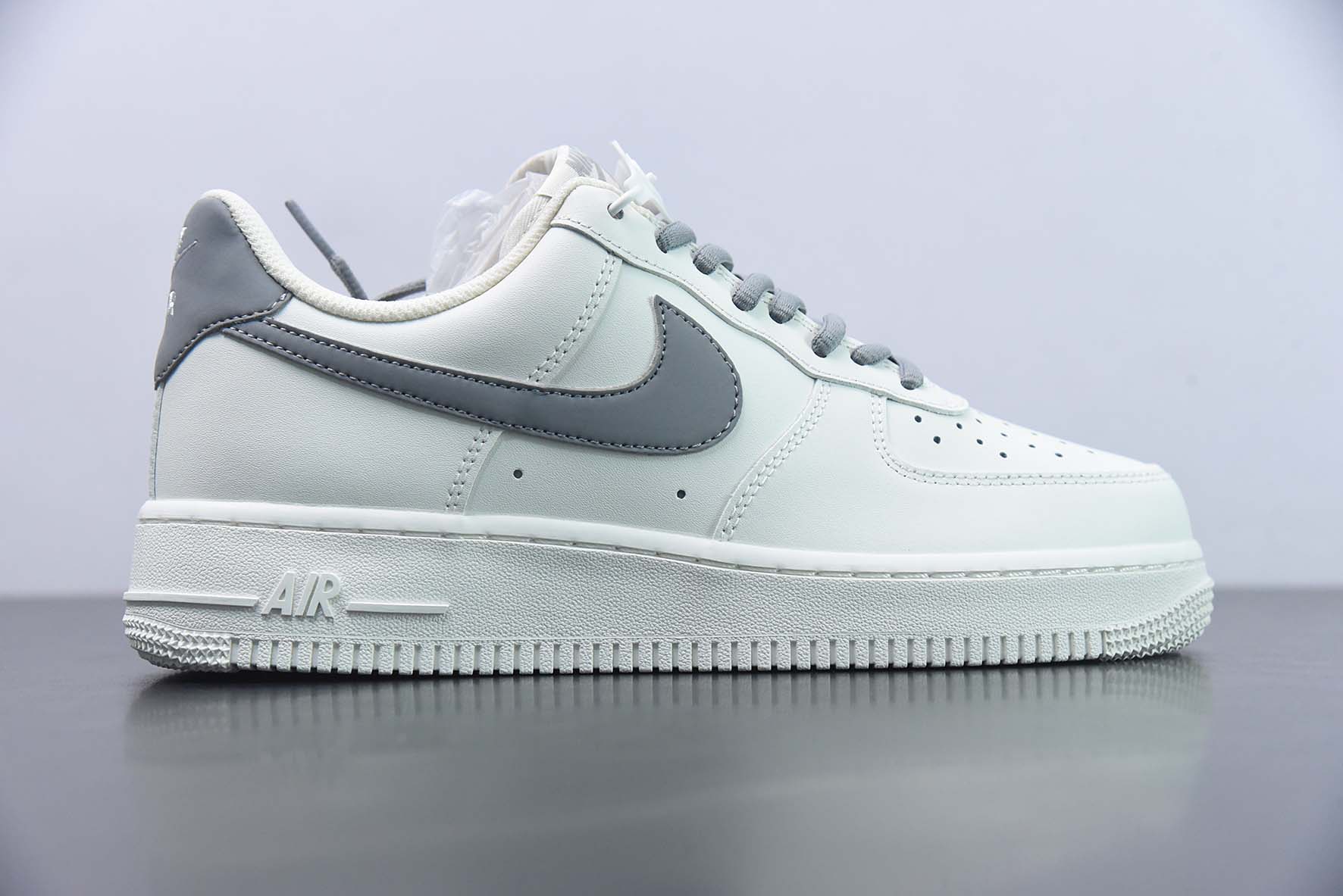 Nike Air Force 1 Low '07 低帮空军一号休闲板鞋米灰货号：CQ5059-222