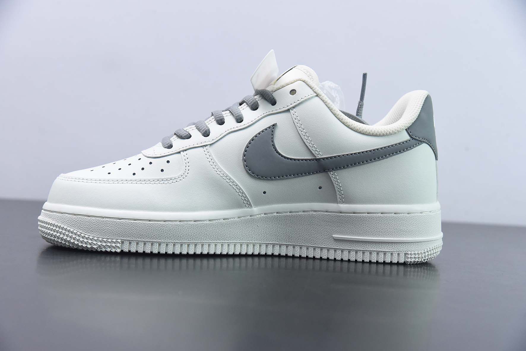 Nike Air Force 1 Low '07 低帮空军一号休闲板鞋米灰货号：CQ5059-222