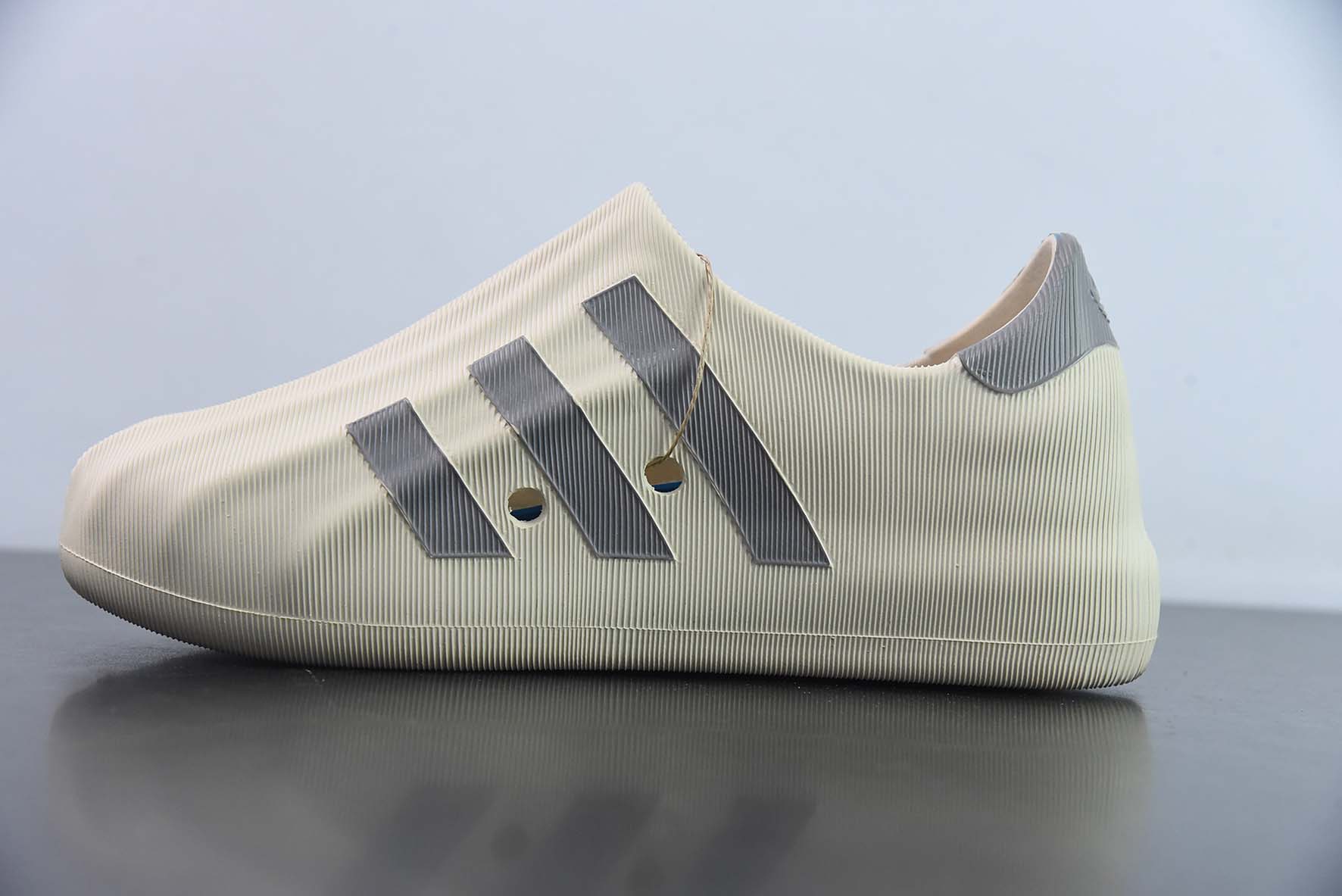 AD adiFOM Superstar 贝壳头版一脚蹬系列休闲运动鸭掌鞋 棕褐色 货号:HQ4652