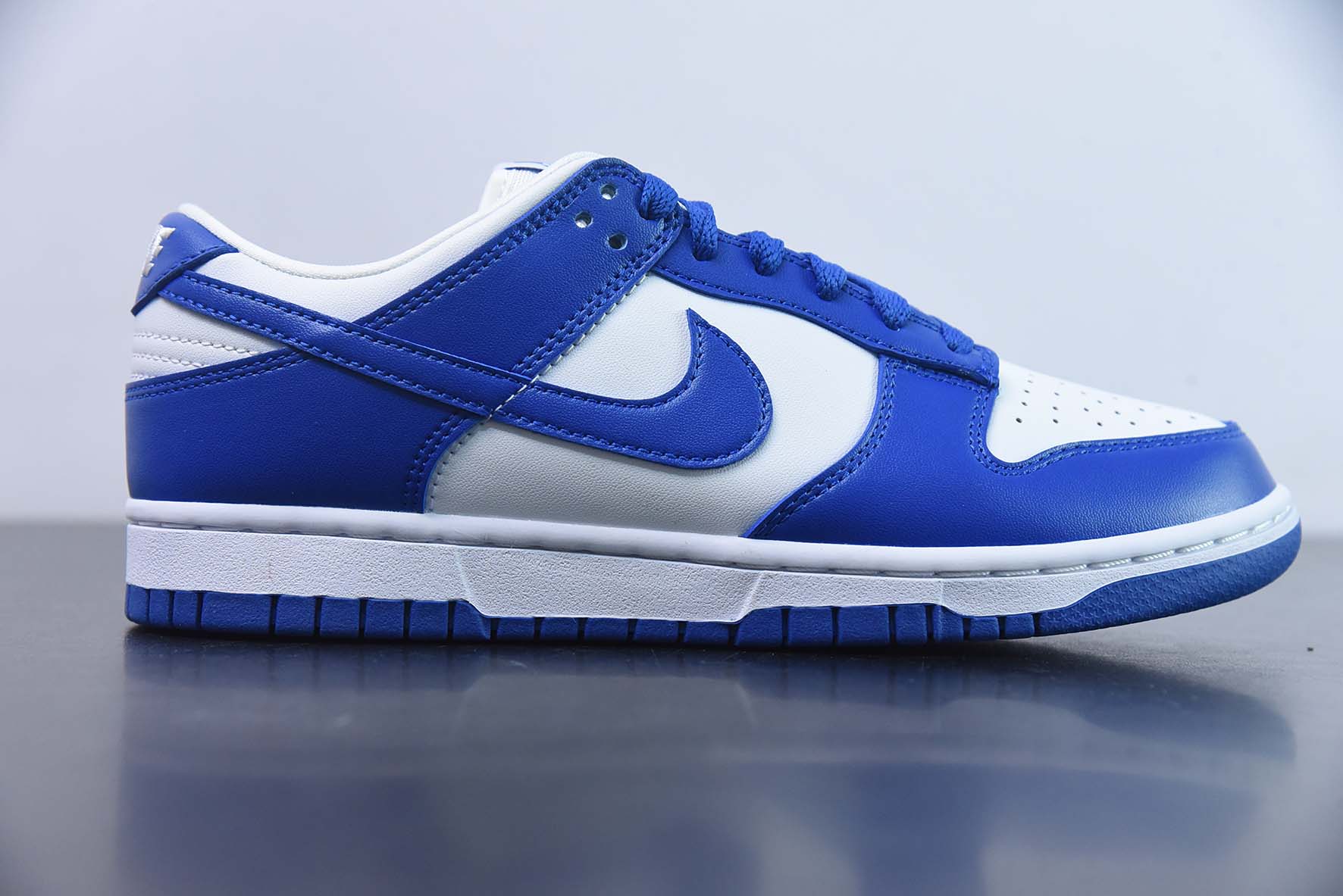 CNG83702938 Nike SB Dunk Low "Habibi" azul cielo y blanco, serie Dunk, zapatillas de skate casuales retro de caña baja,…