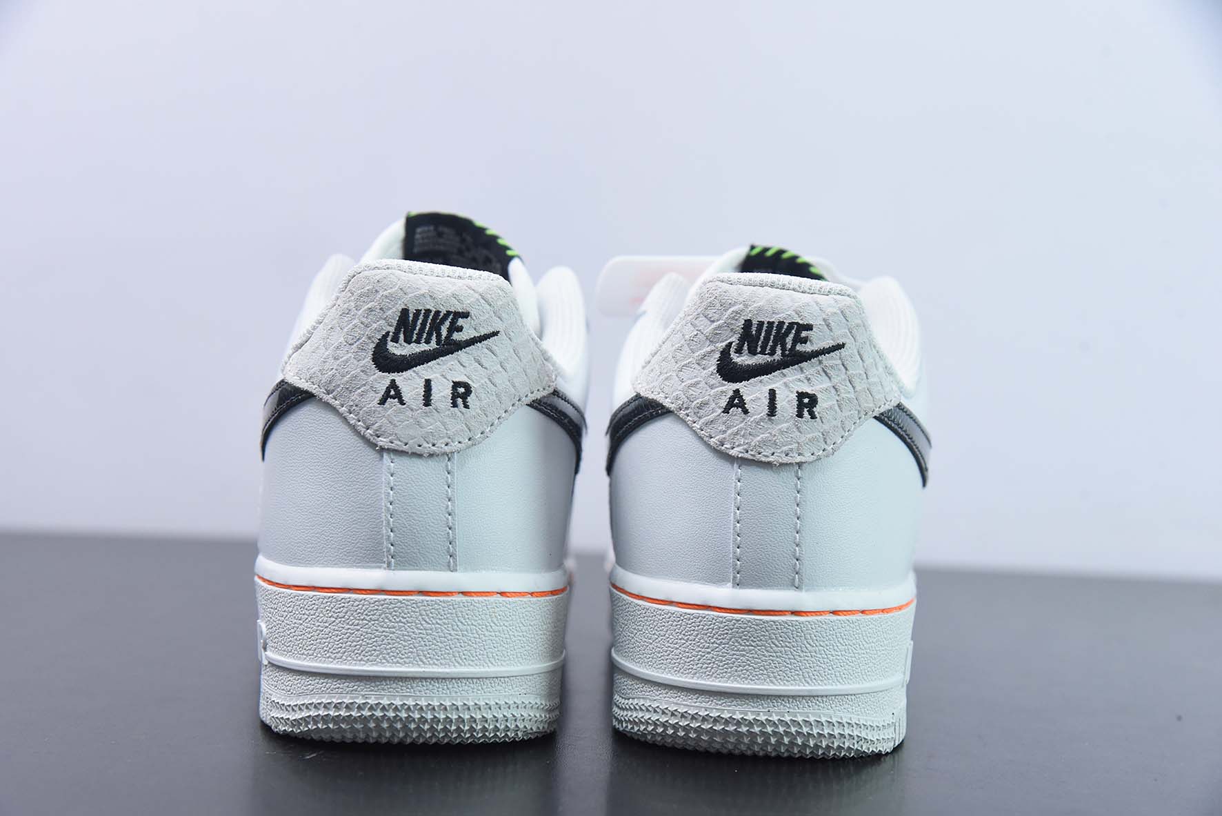 Nike Air Force 1'07 Low”Sail Snakeskin”空军一号“皮革米白蛇纹深灰