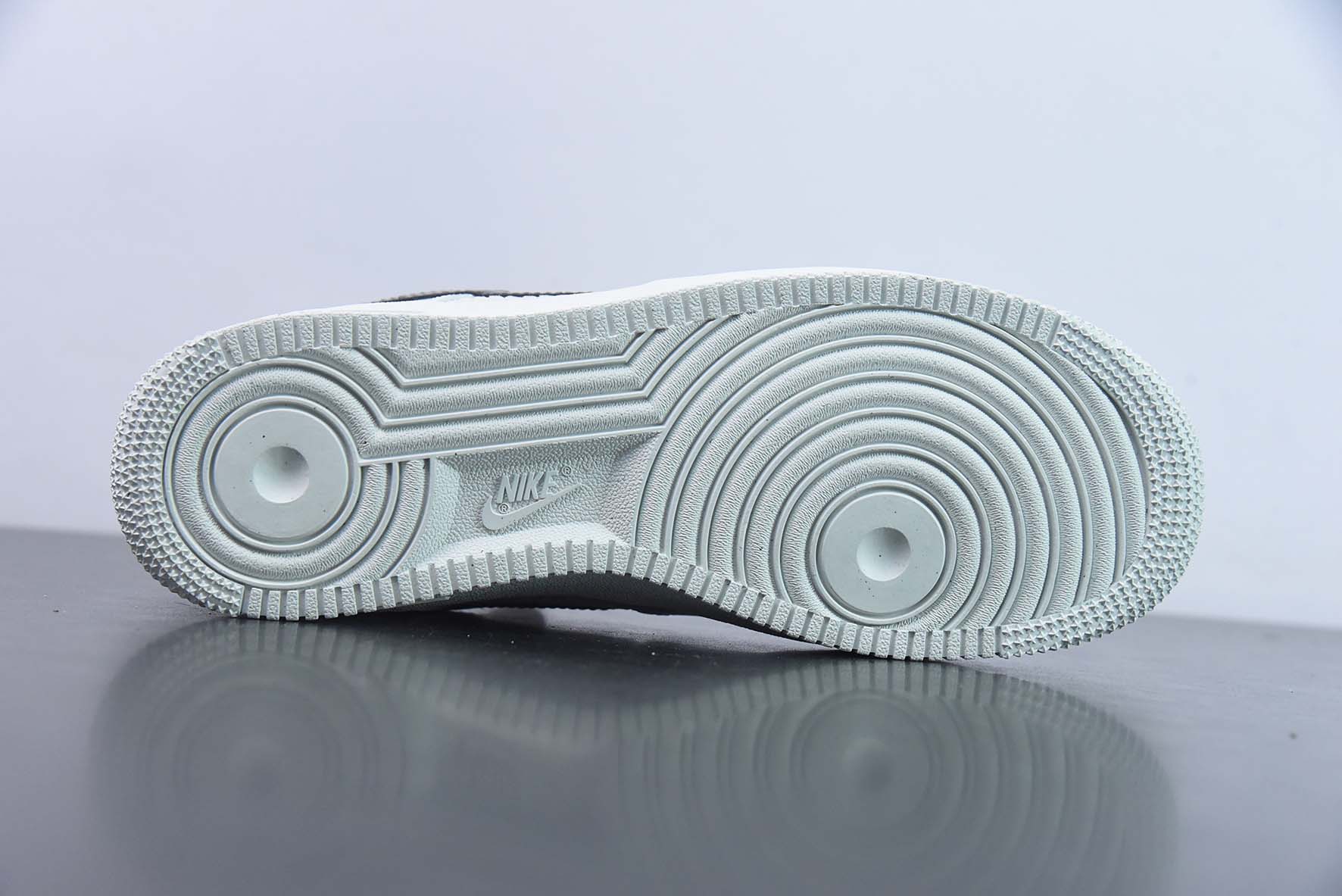 Nike Air Force 1’07 Low"Sail Snakeskin"空军一号“皮革米白蛇纹深灰”货号:FN8892-191