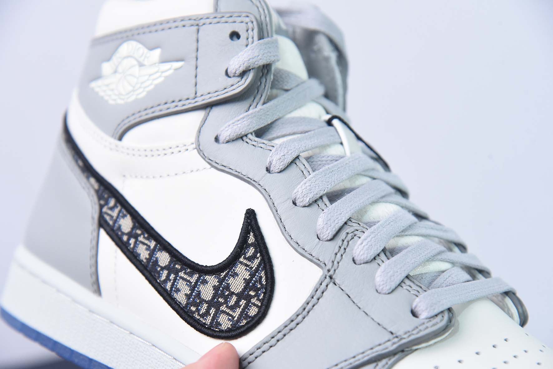 Dior X Air jordanan high OG高帮运动鞋 货号:CN8607-002